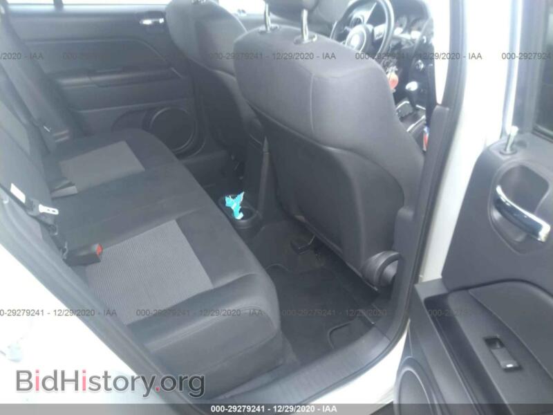 2012 Jeep COMPASS (VIN 1C4NJDBB1CD582826) — фото 8 из 11