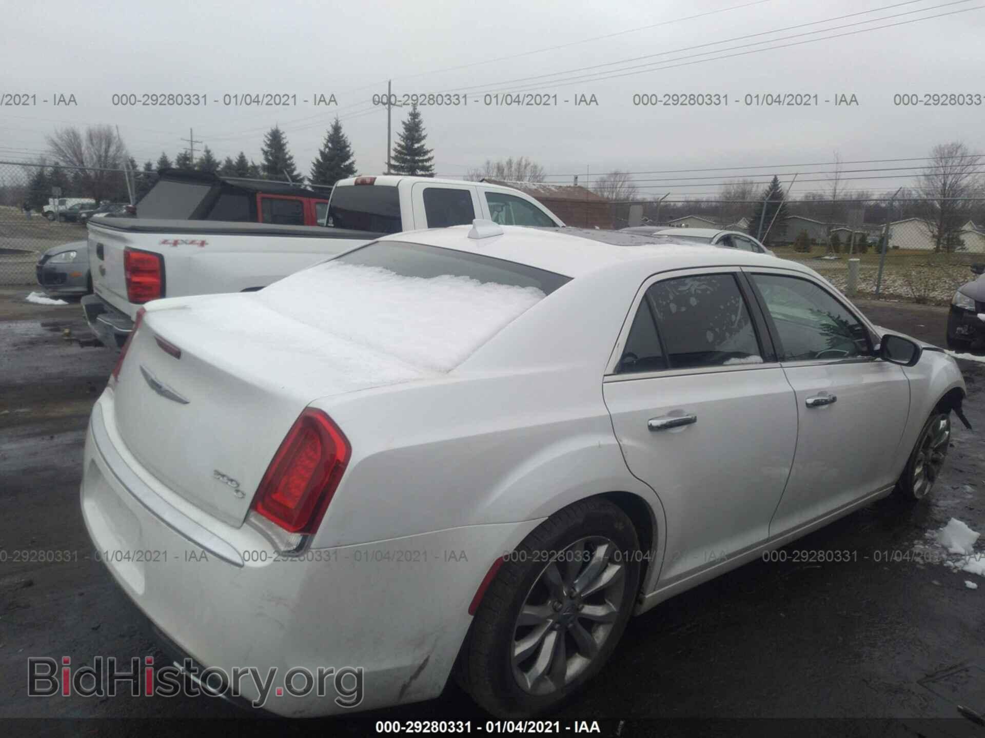 2016 CHRYSLER 300 - VIN: 2C3CCAKG5GH248940 - Фото 4