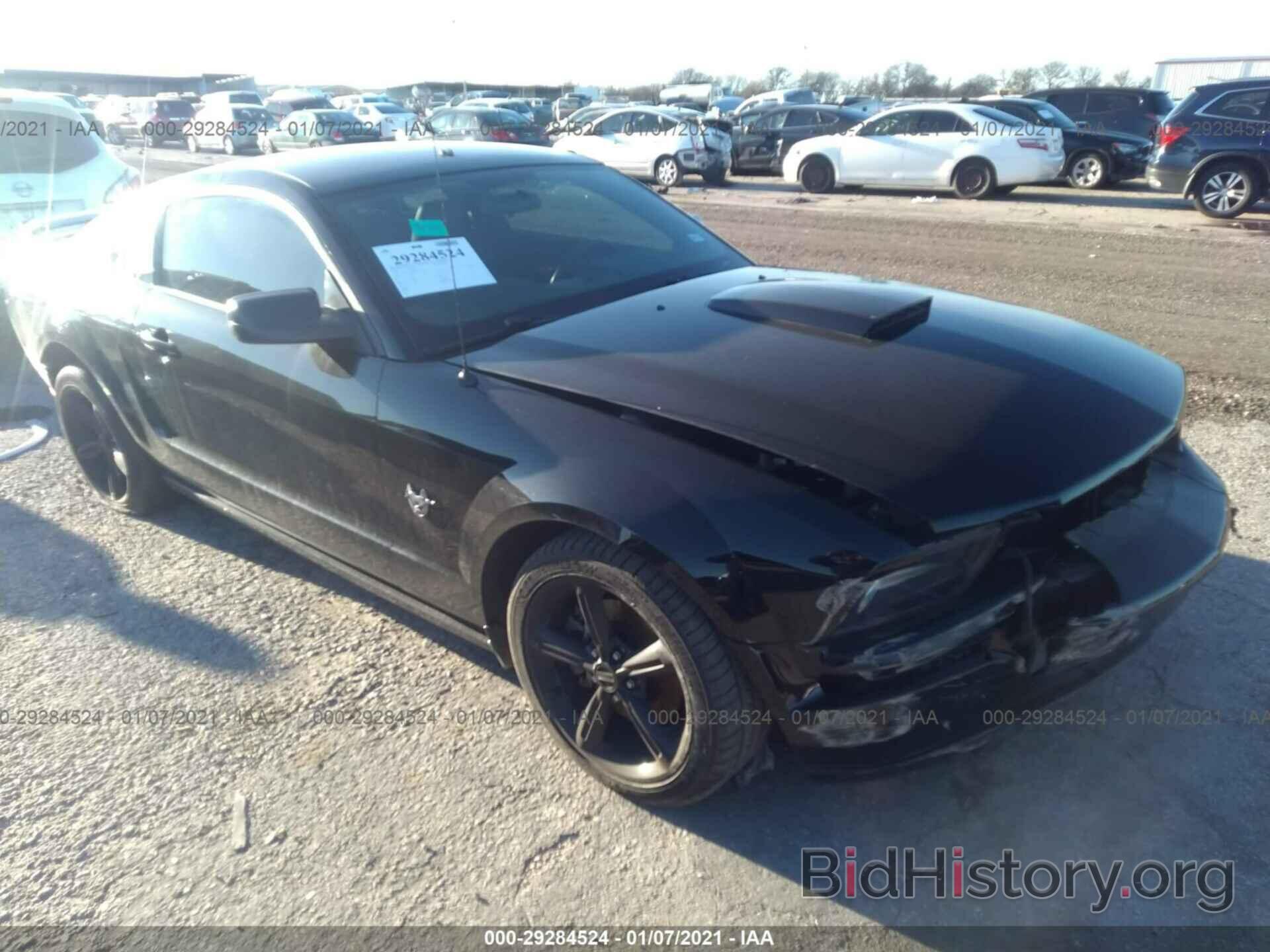 Photo 1ZVHT82H295102618 - FORD MUSTANG 2009