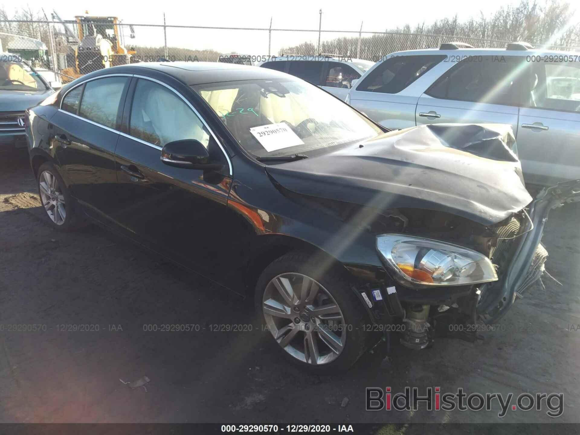 Photo YV1902FH6D2183988 - VOLVO S60 2013