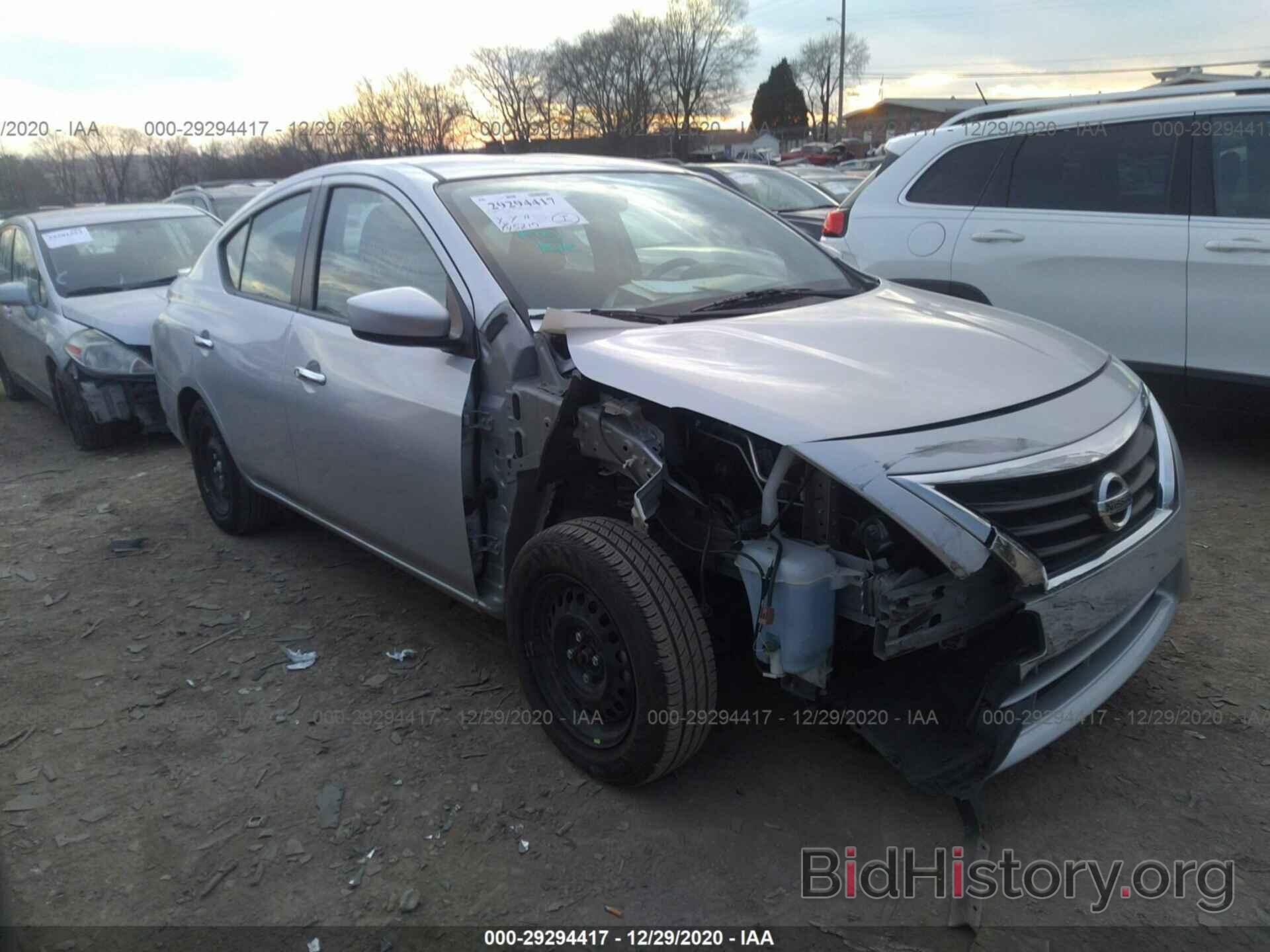 Photo 3N1CN7APXJL877539 - NISSAN VERSA SEDAN 2018