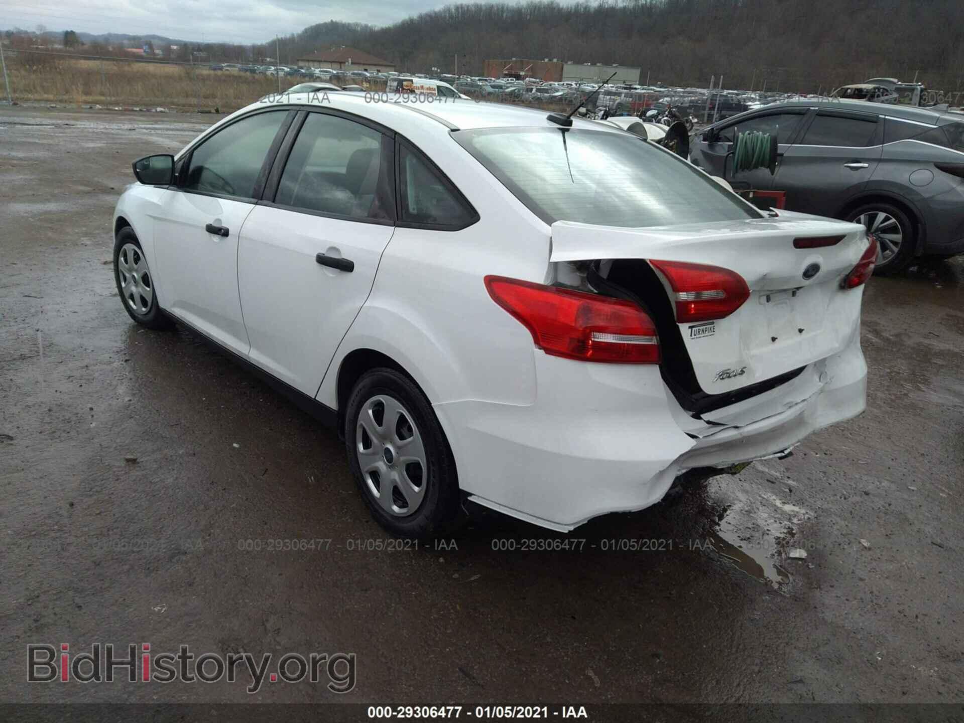 2017 FORD FOCUS - VIN: 1FADP3E26HL302904 - Фото 3