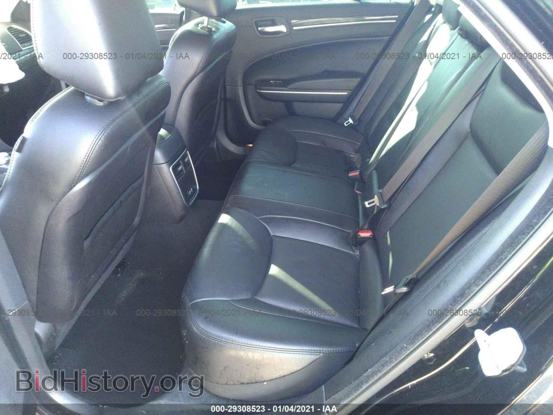 2019 CHRYSLER 300 - VIN: 2C3CCAAG1KH634409 - Фото 8