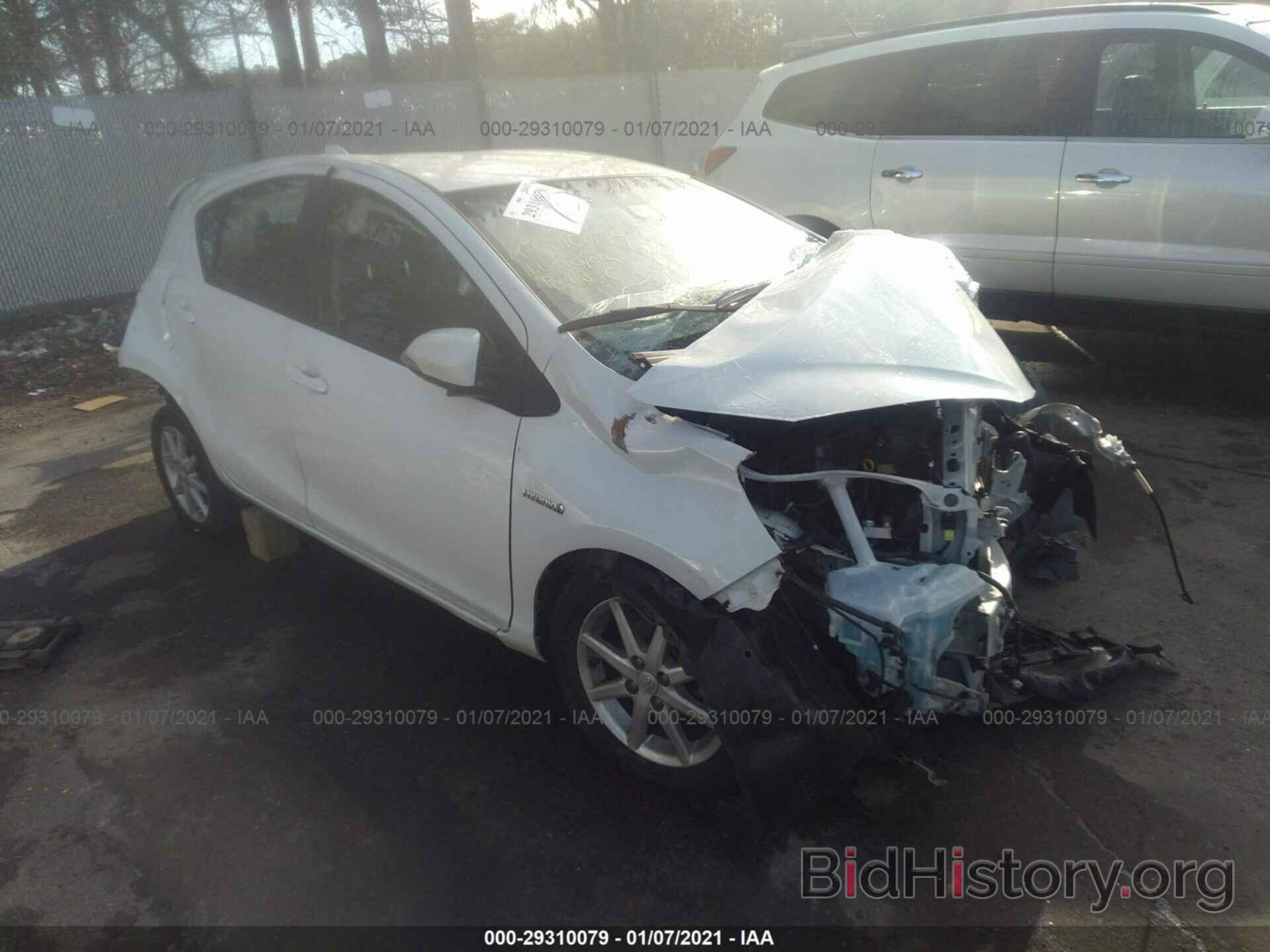 Photo JTDKDTB36G1129032 - TOYOTA PRIUS C 2016