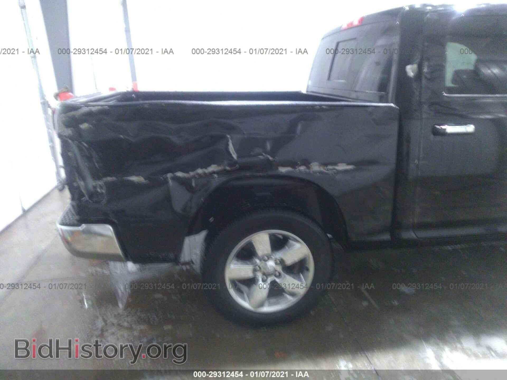 2017 RAM 1500 - VIN: 3C6RR7LT2HG582838 - Фото 6