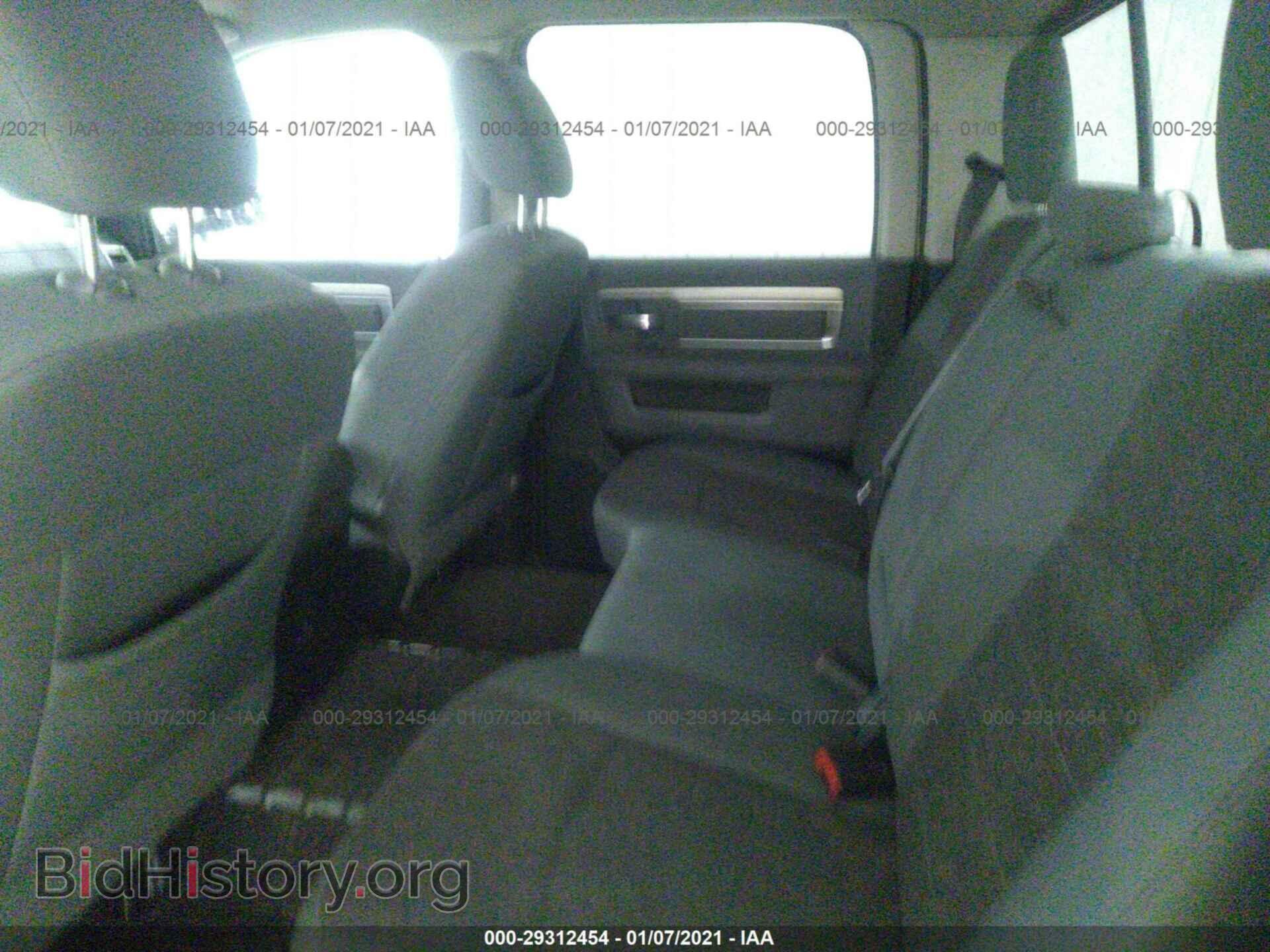 2017 RAM 1500 - VIN: 3C6RR7LT2HG582838 - Фото 8