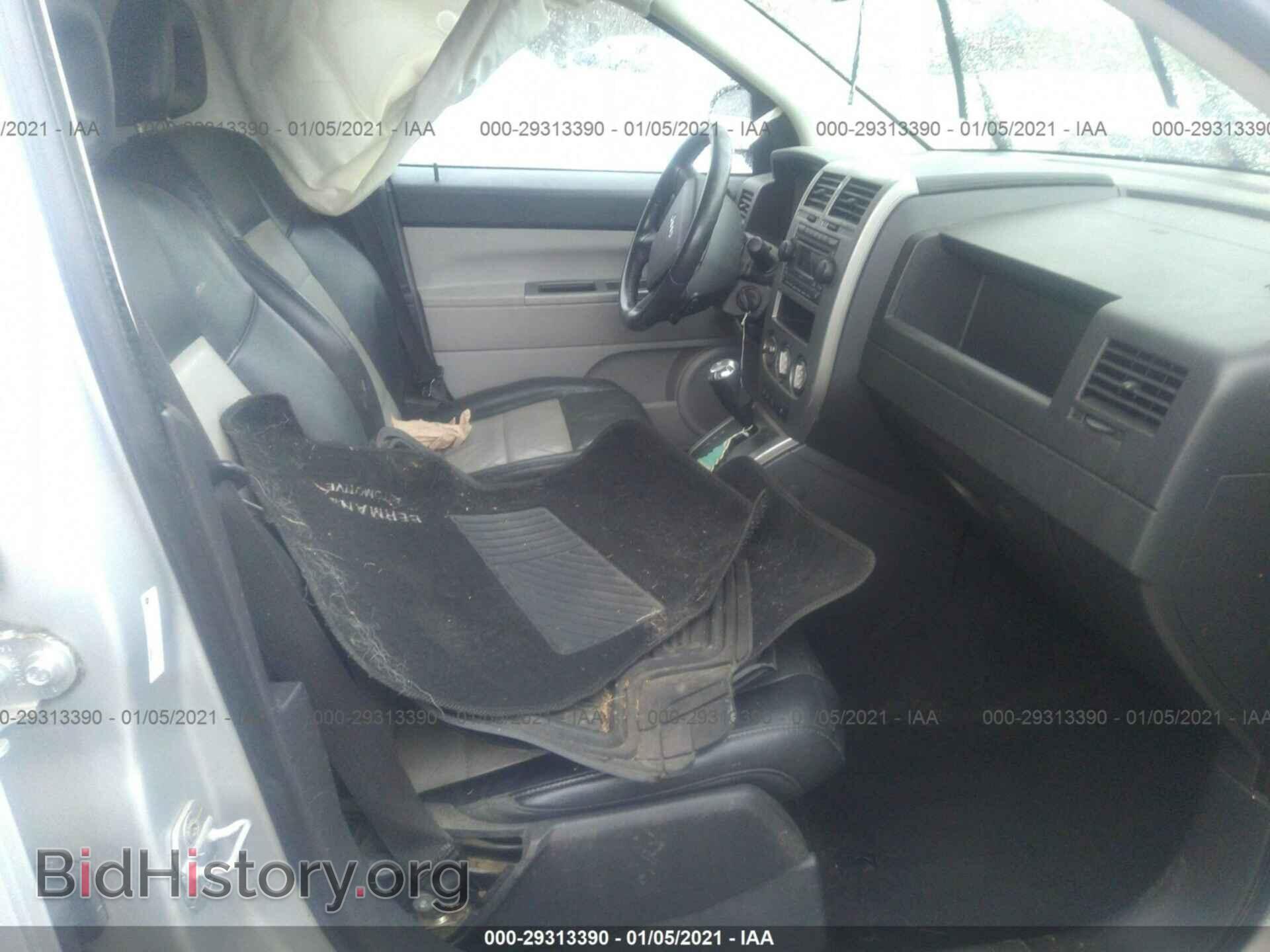 2007 JEEP COMPASS - VIN: 1J8FT57W57D231075 - Фото 5