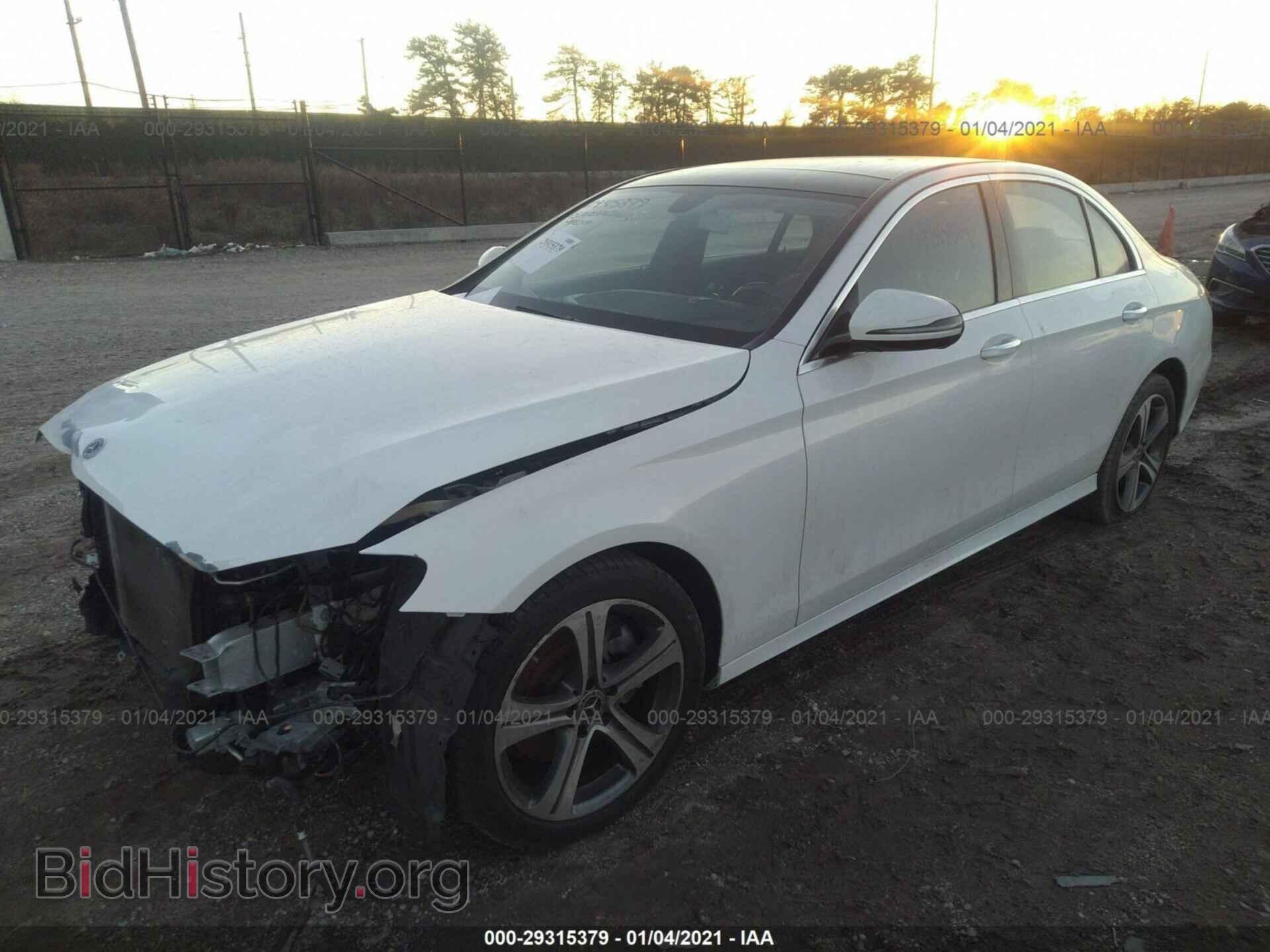 2018 MERCEDES-BENZ E-CLASS - VIN: WDDZF4KB2JA295597 - Фото 2