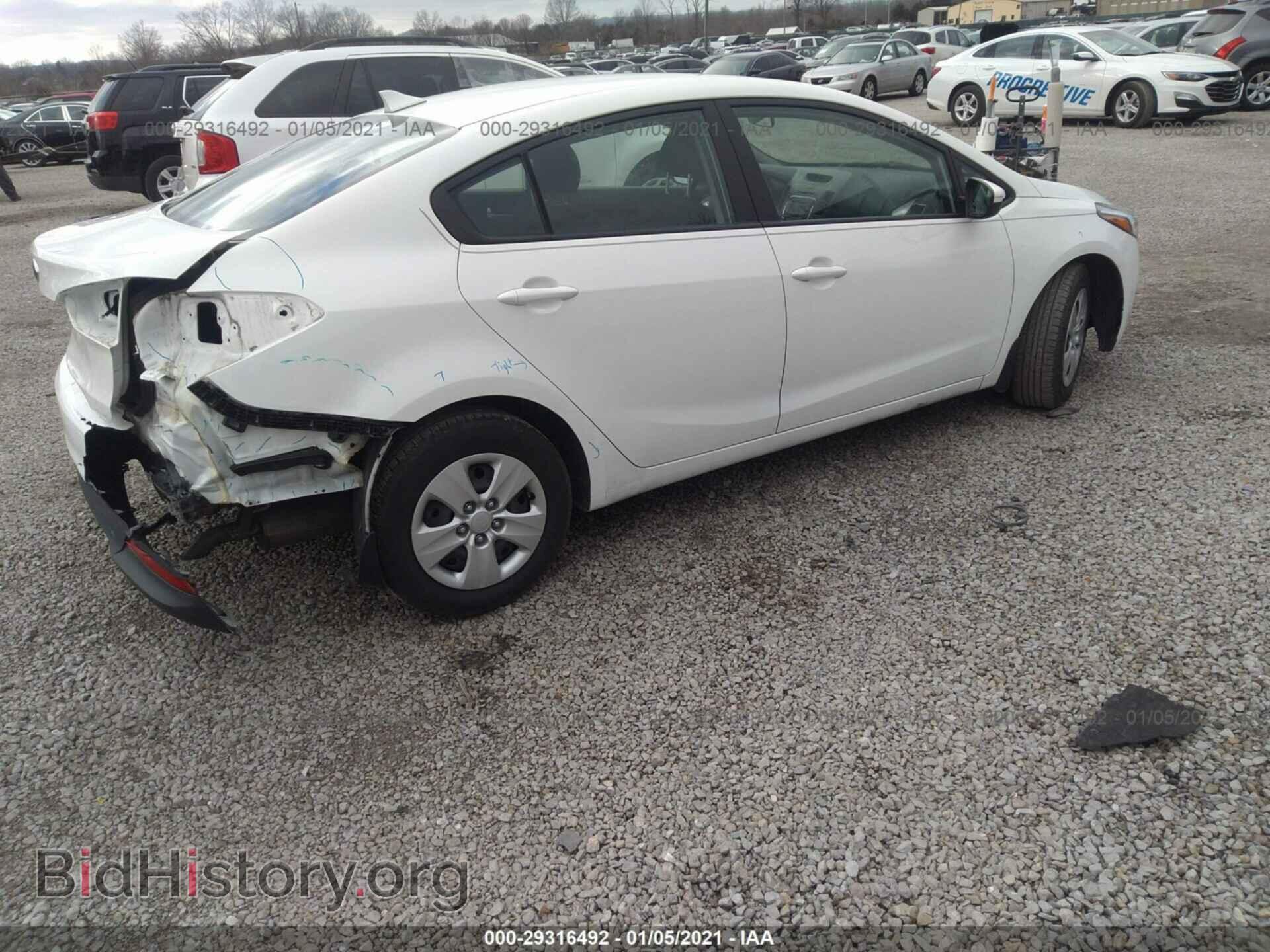 2017 KIA FORTE - VIN: 3KPFK4A73HE083224 - Photo 4