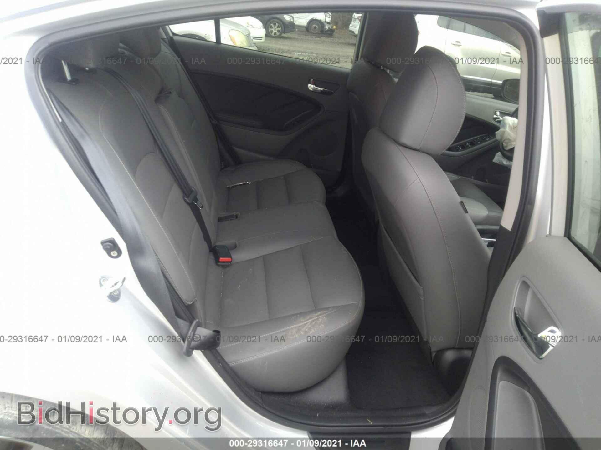2017 KIA FORTE - VIN: 3KPFL4A8XHE091682 - Photo 8