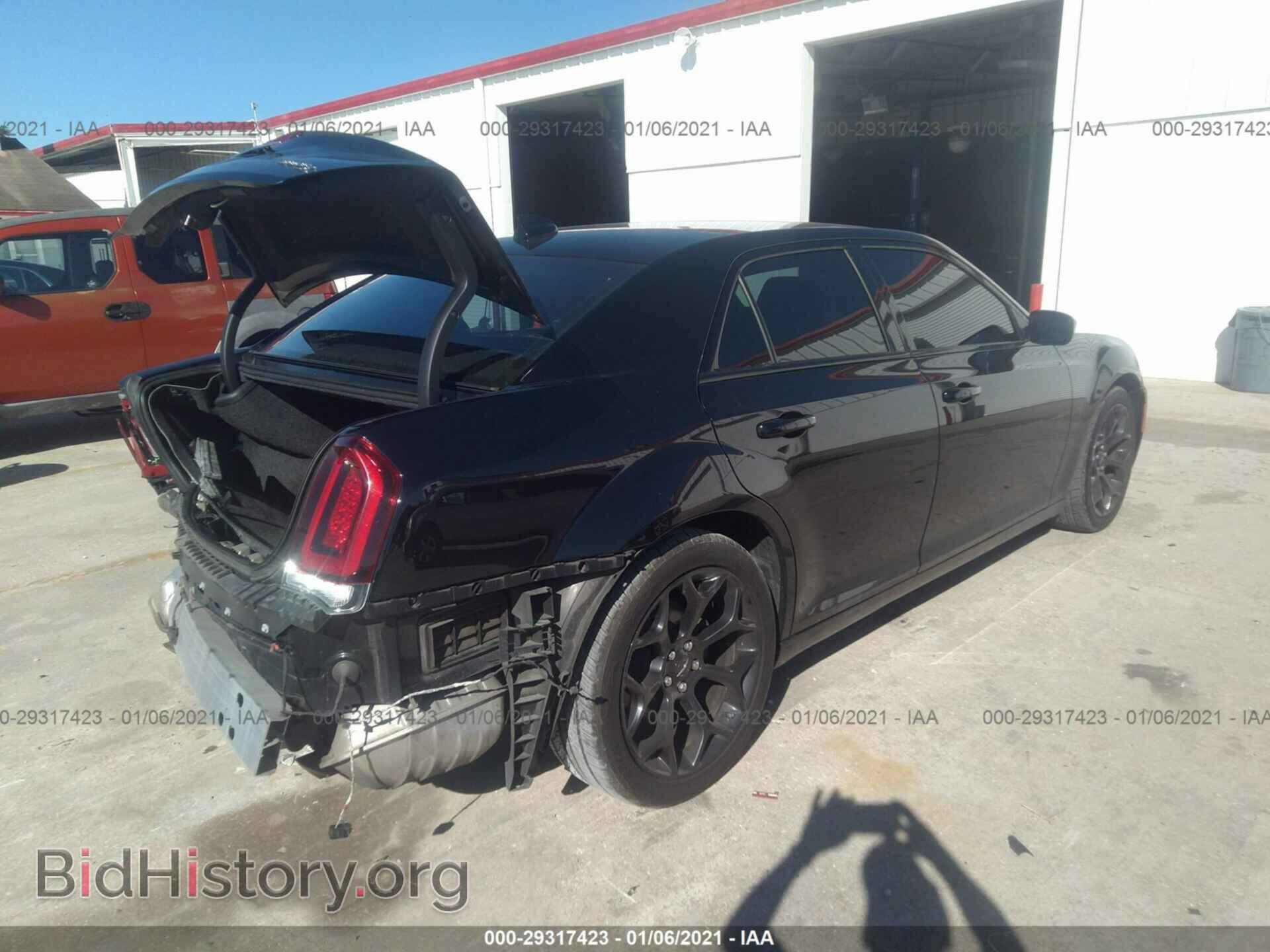 2019 CHRYSLER 300 - VIN: 2C3CCABG5KH569465 - Фото 4