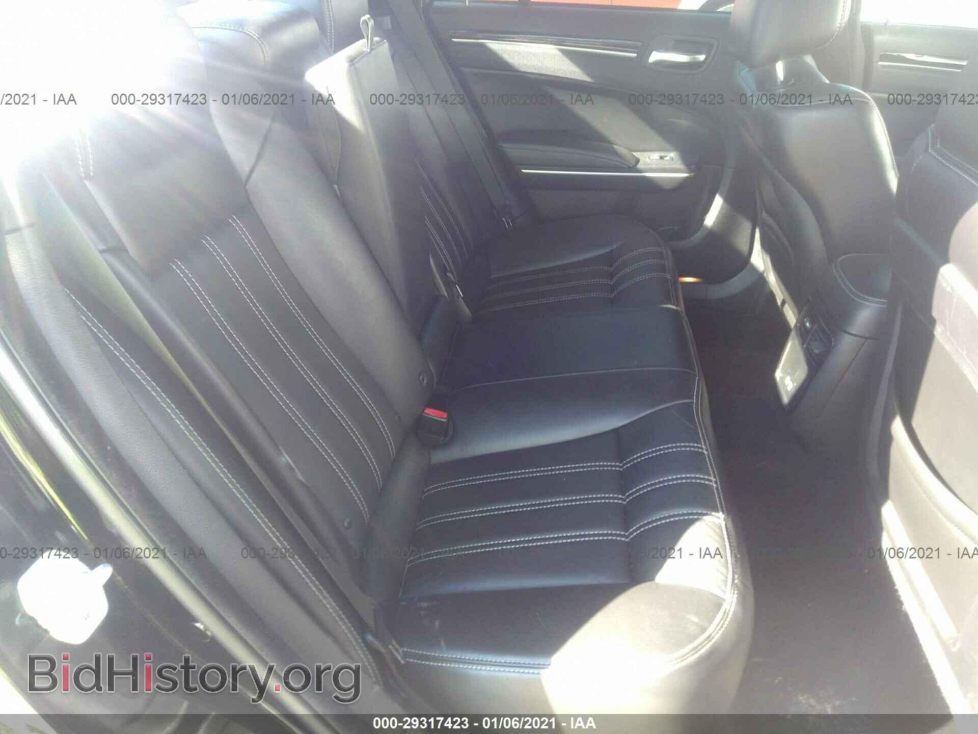 2019 CHRYSLER 300 - VIN: 2C3CCABG5KH569465 - Фото 8