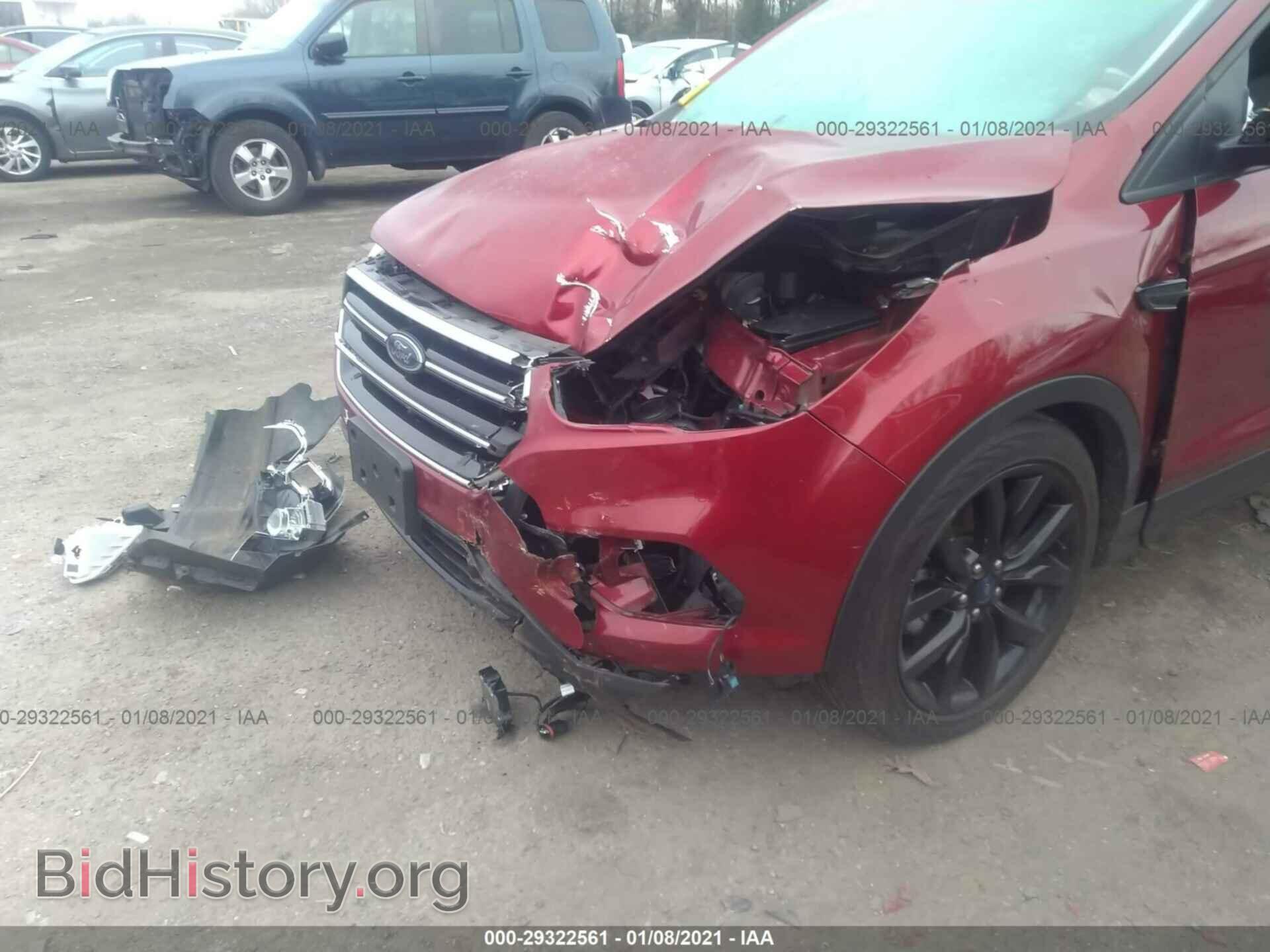 2017 FORD ESCAPE - VIN: 1FMCU0GD3HUF03094 - Фото 6