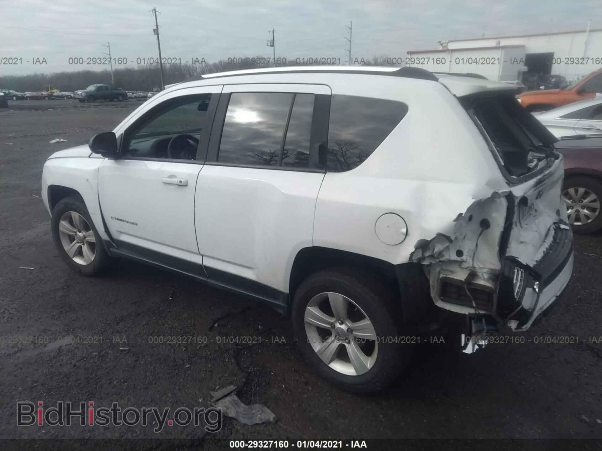 2014 JEEP COMPASS - VIN: 1C4NJDBBXED879886 - Фото 3