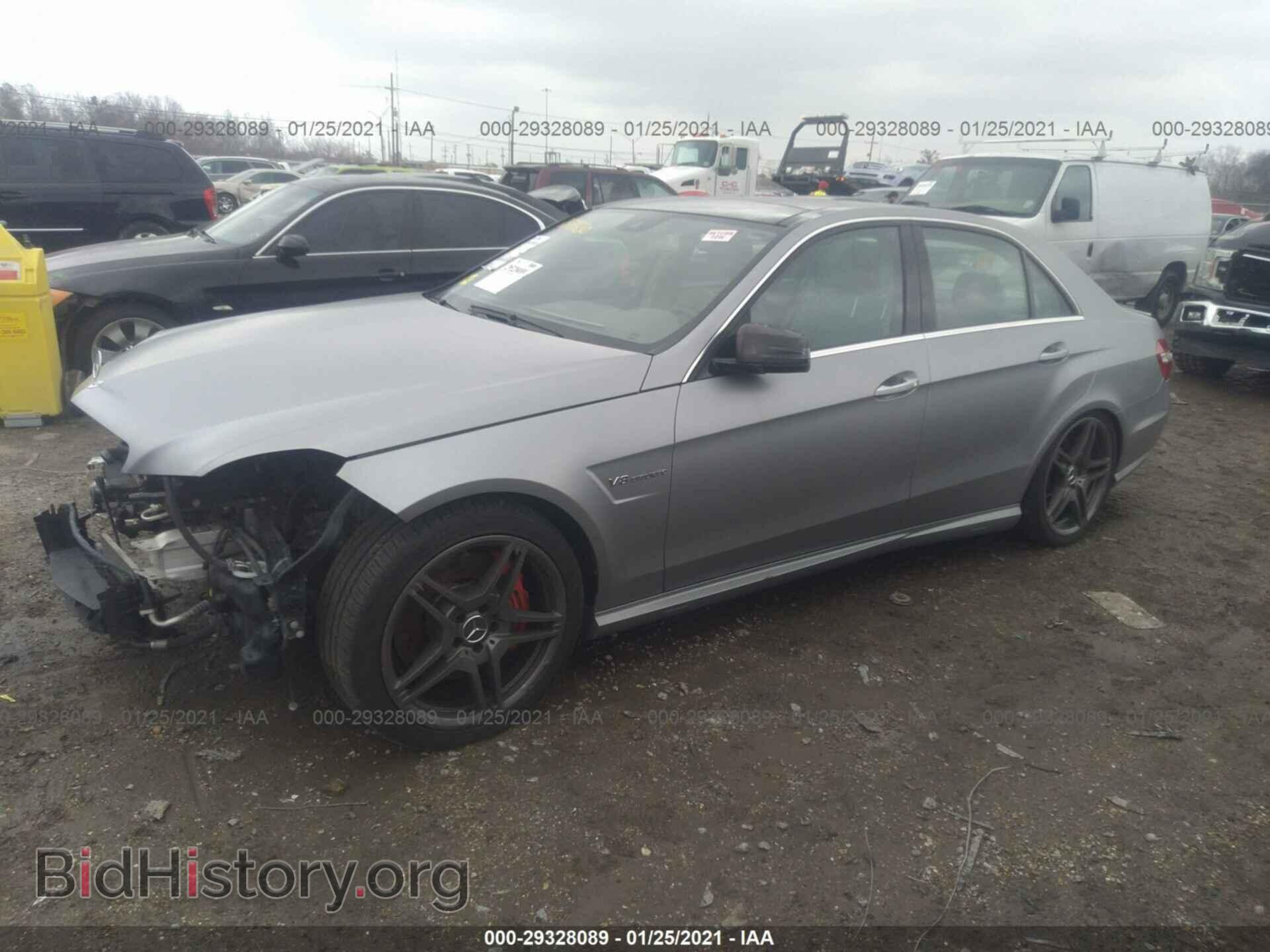 2013 MERCEDES-BENZ E-CLASS - VIN: WDDHF7EB3DA732231 - Фото 2