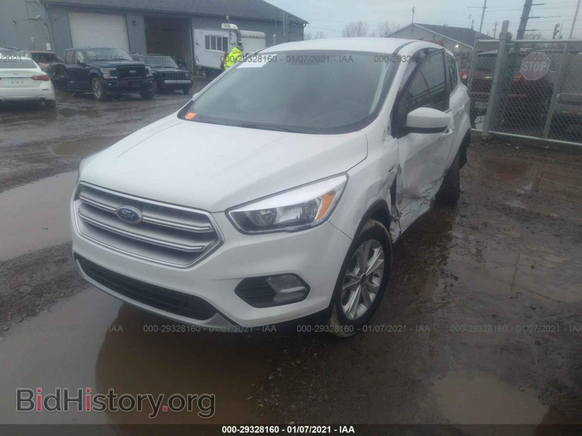 2017 FORD ESCAPE - VIN: 1FMCU0GD0HUB77433 - Photo 2