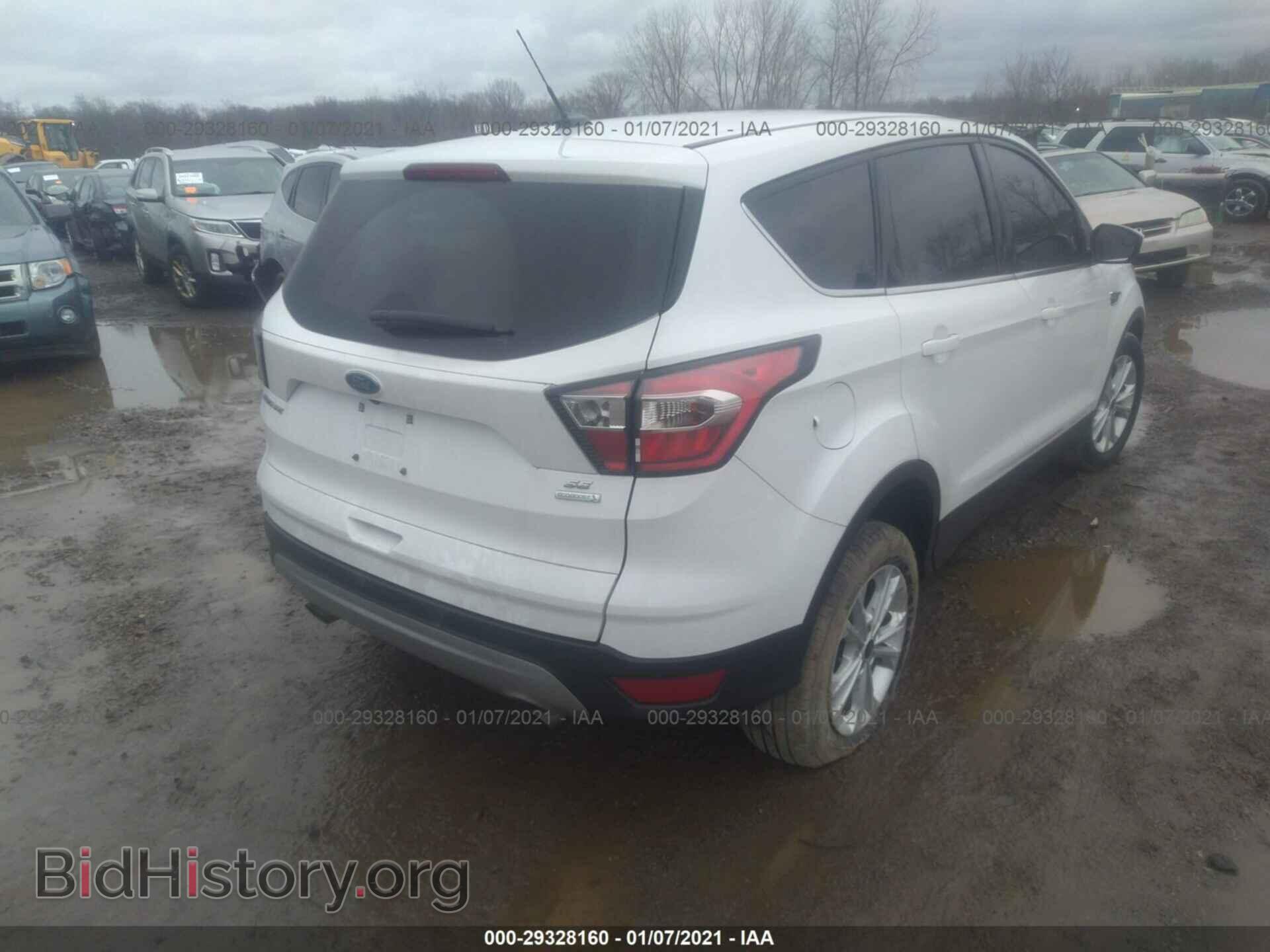 2017 FORD ESCAPE - VIN: 1FMCU0GD0HUB77433 - Photo 4