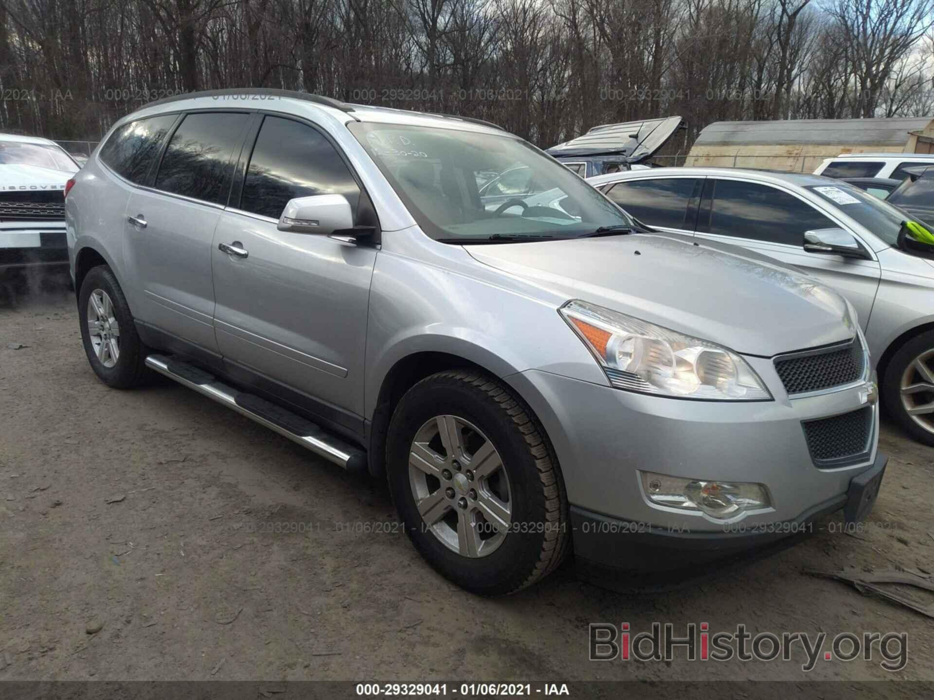 Фотография 1GNKRGED7CJ207381 - CHEVROLET TRAVERSE 2012