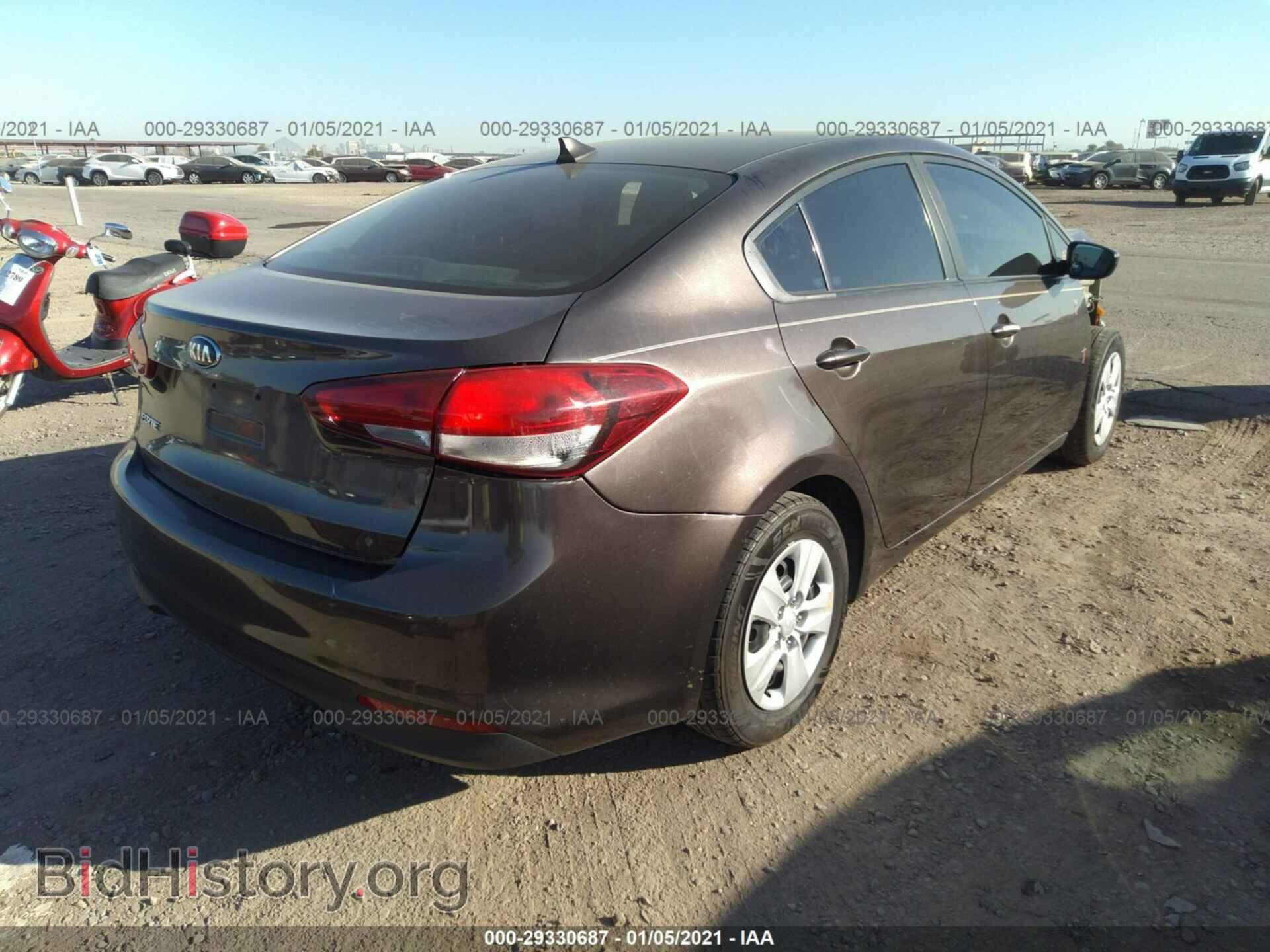 2017 KIA FORTE - VIN: 3KPFK4A73HE160383 - Фото 4