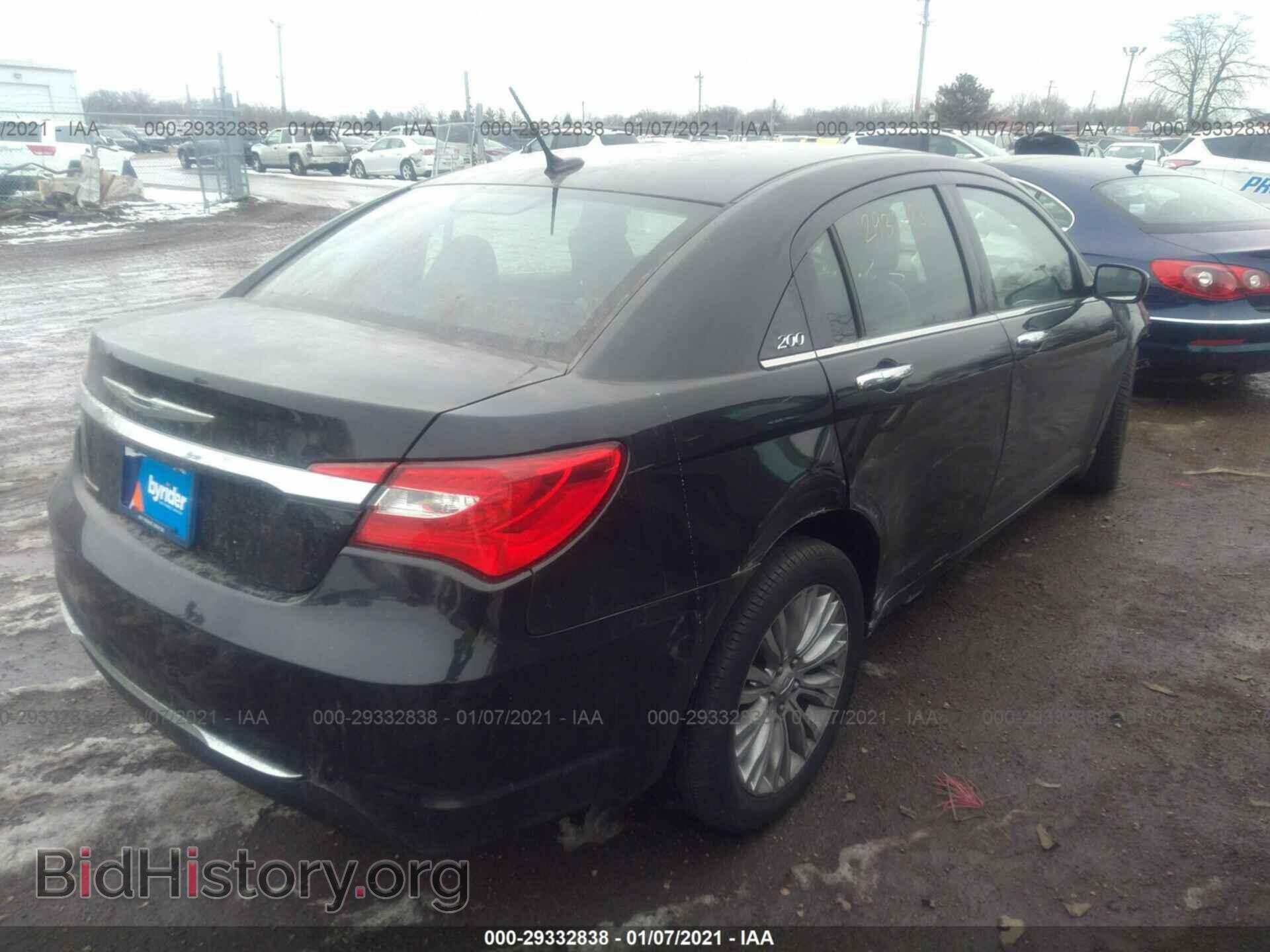 2011 CHRYSLER 200 - VIN: 1C3BC2FGXBN518403 - Фото 4