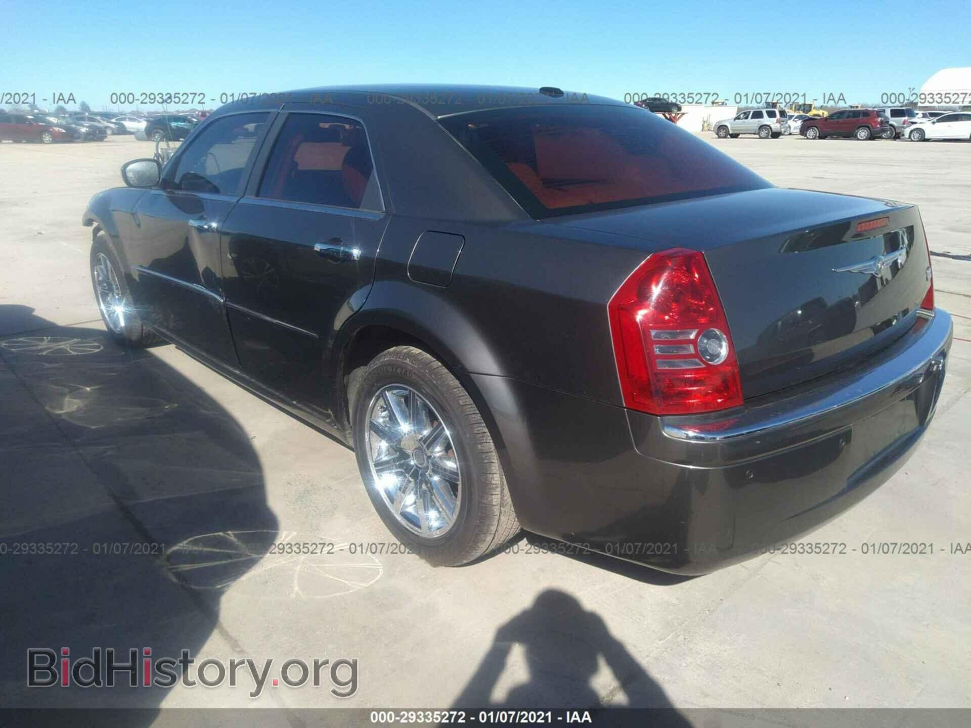 2010 CHRYSLER 300 - VIN: 2C3CA3CV2AH140135 - Фото 3