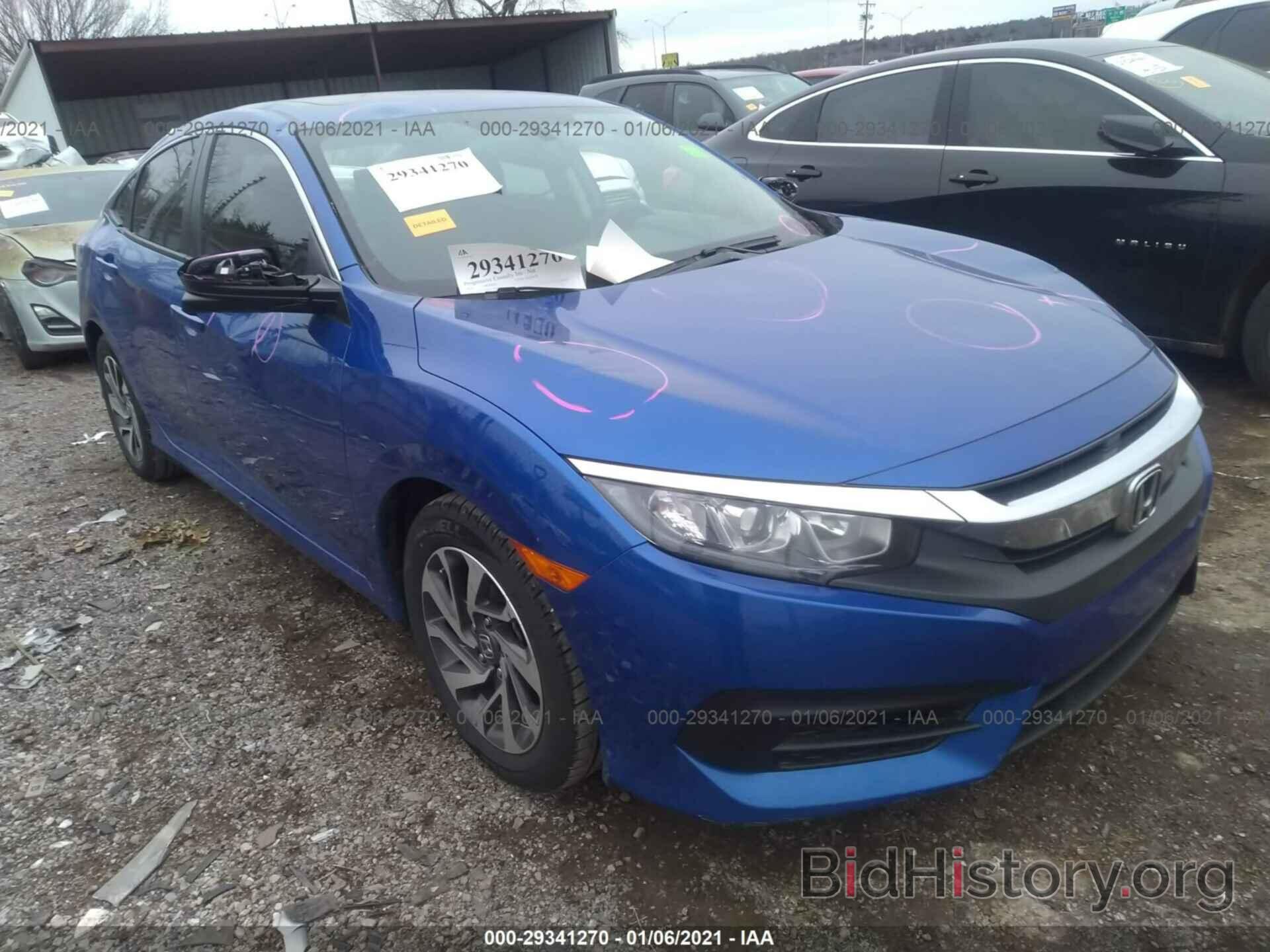 Photo 19XFC2F70JE014829 - HONDA CIVIC SEDAN 2018