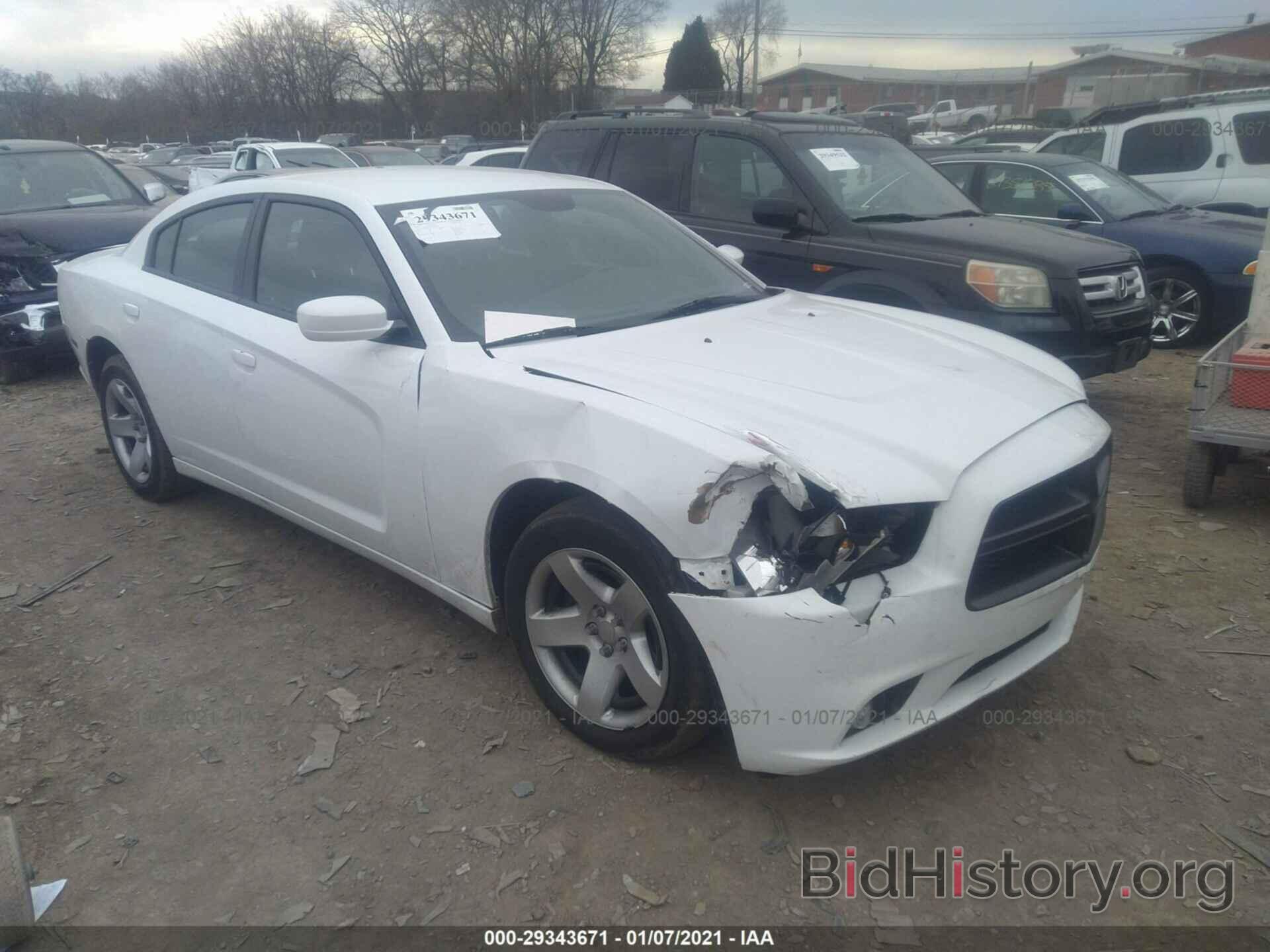 Photo 2C3CDXAT2DH649971 - DODGE CHARGER 2013