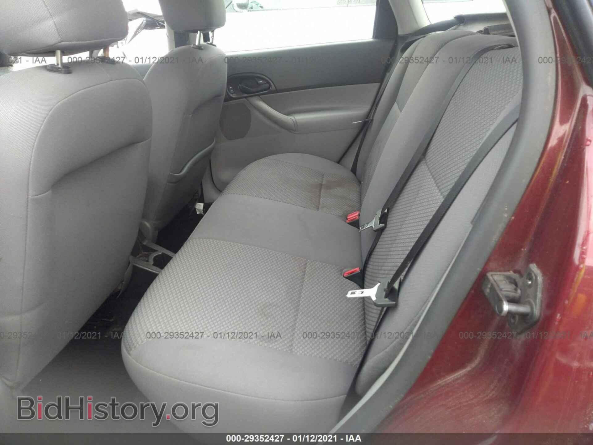 2007 FORD FOCUS - VIN: 1FAHP37N47W161739 - Фото 8