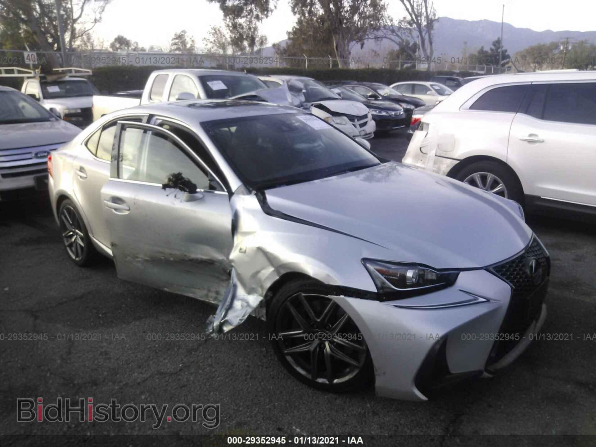 Photo JTHBE1D27H5031237 - LEXUS IS 2017