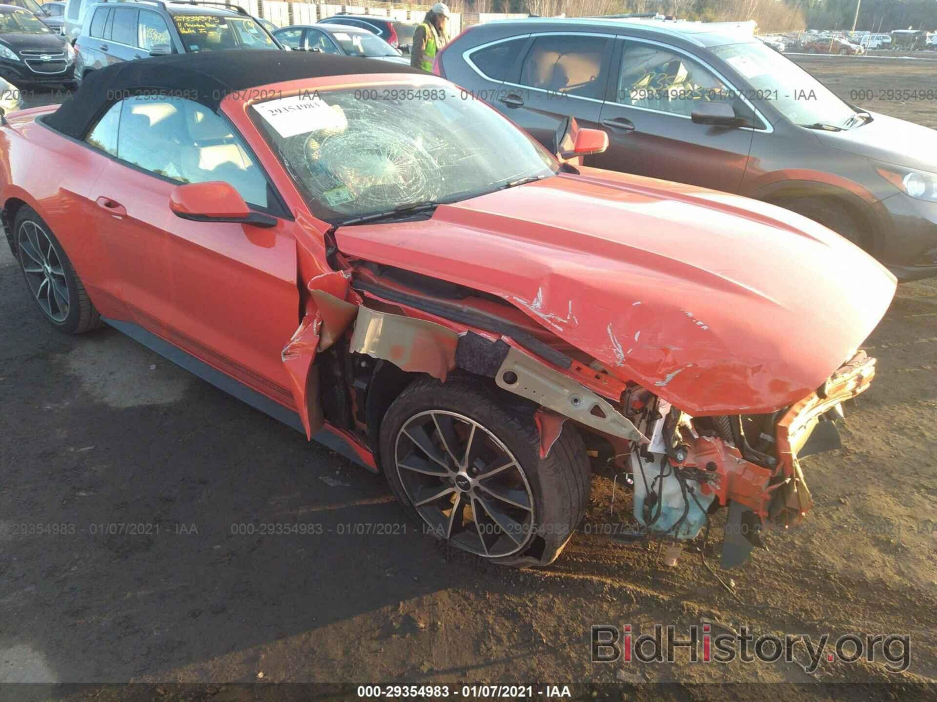 Photo 1FATP8UH6G5318974 - FORD MUSTANG 2016