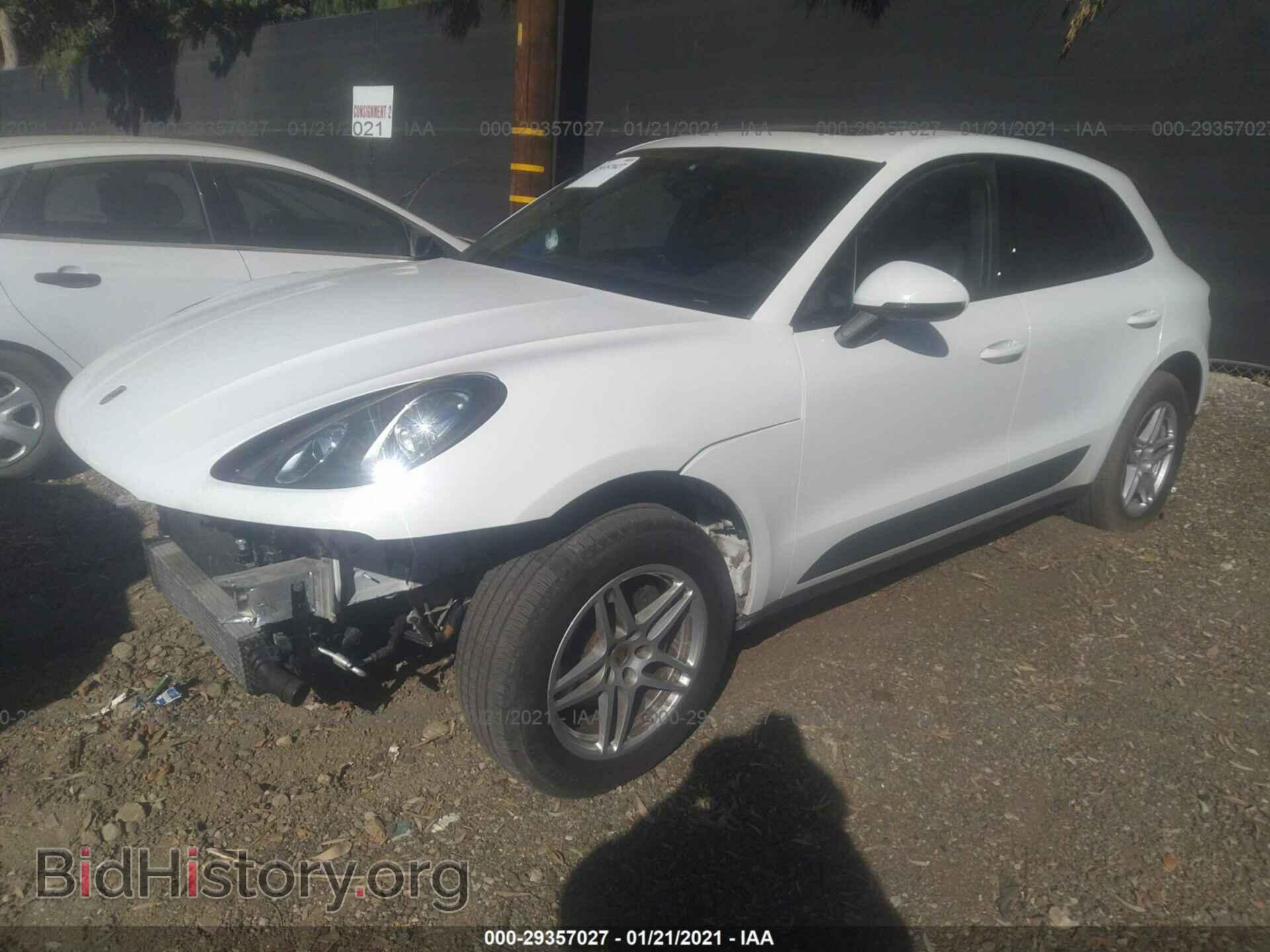 2017 PORSCHE MACAN - VIN: WP1AA2A52HLB02142 - Photo 2