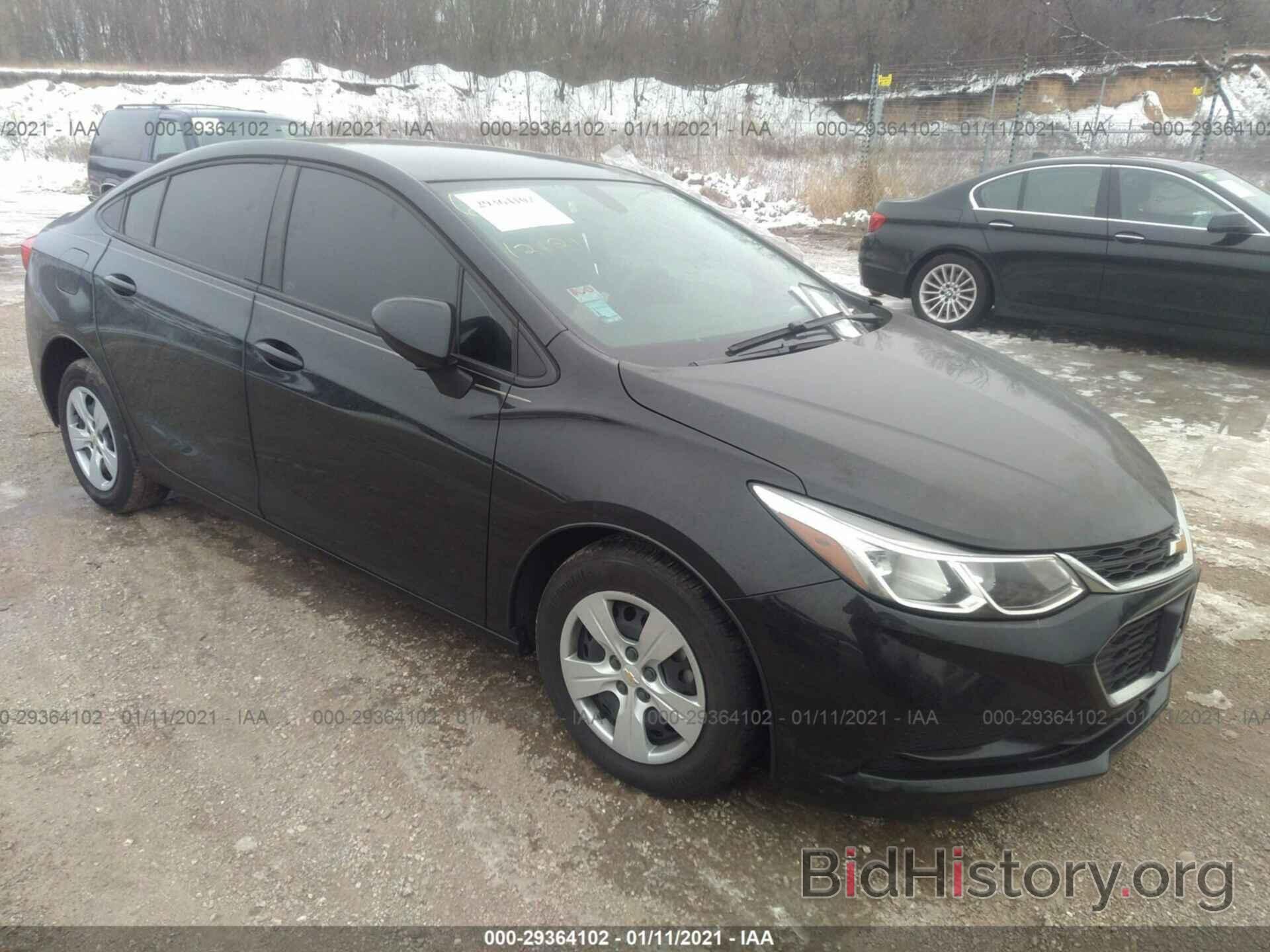 Photo 1G1BC5SMXJ7227940 - CHEVROLET CRUZE 2018