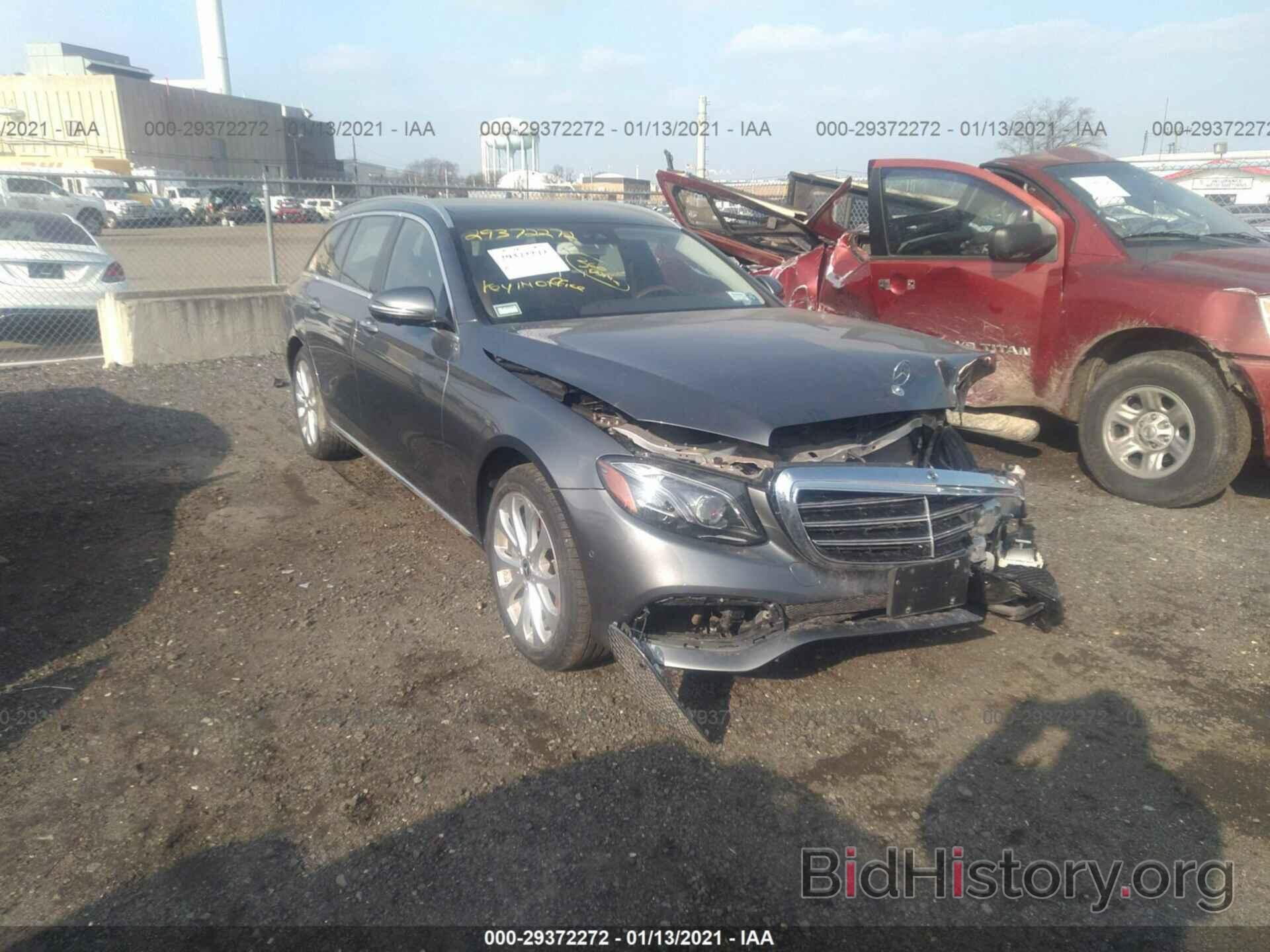 Photo WDDZH6JBXKA619596 - MERCEDES-BENZ E-CLASS 2019