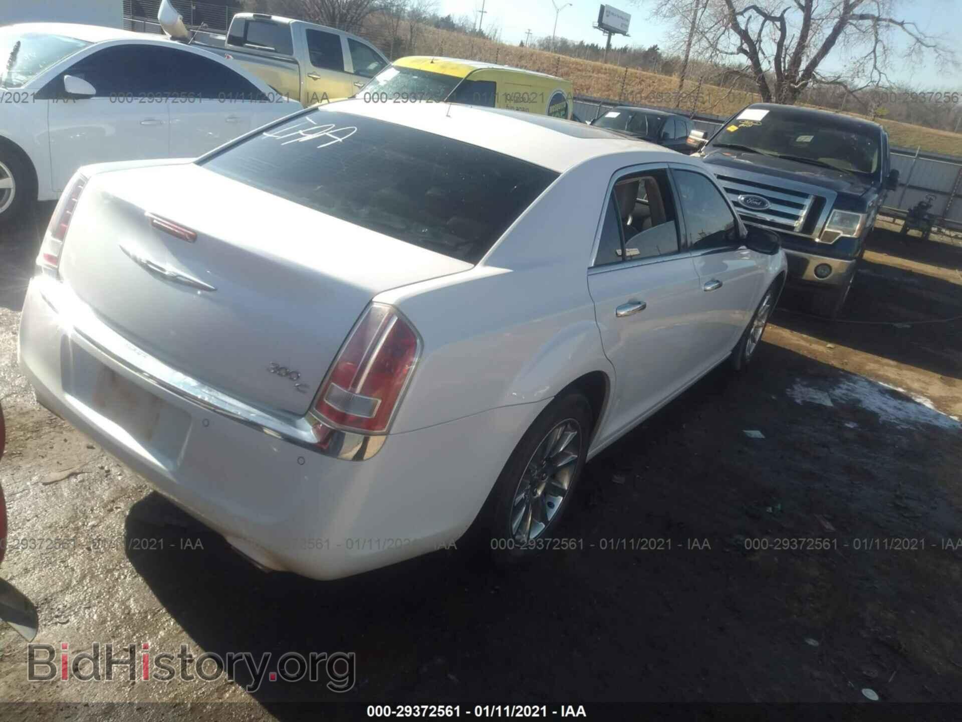 2014 CHRYSLER 300 - VIN: 2C3CCAET3EH380245 - Фото 4