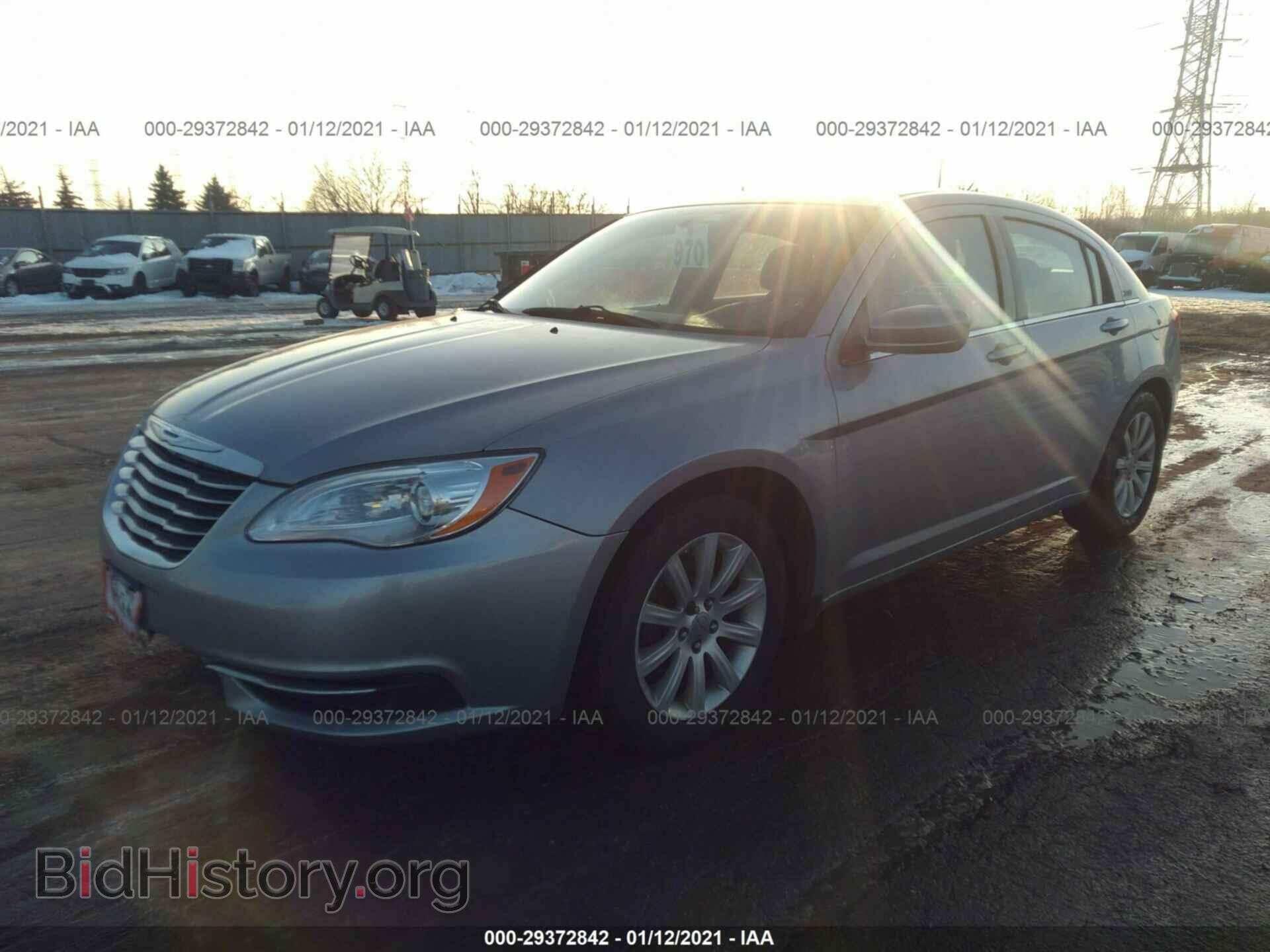 2013 CHRYSLER 200 - VIN: 1C3CCBBB5DN598016 - Photo 2