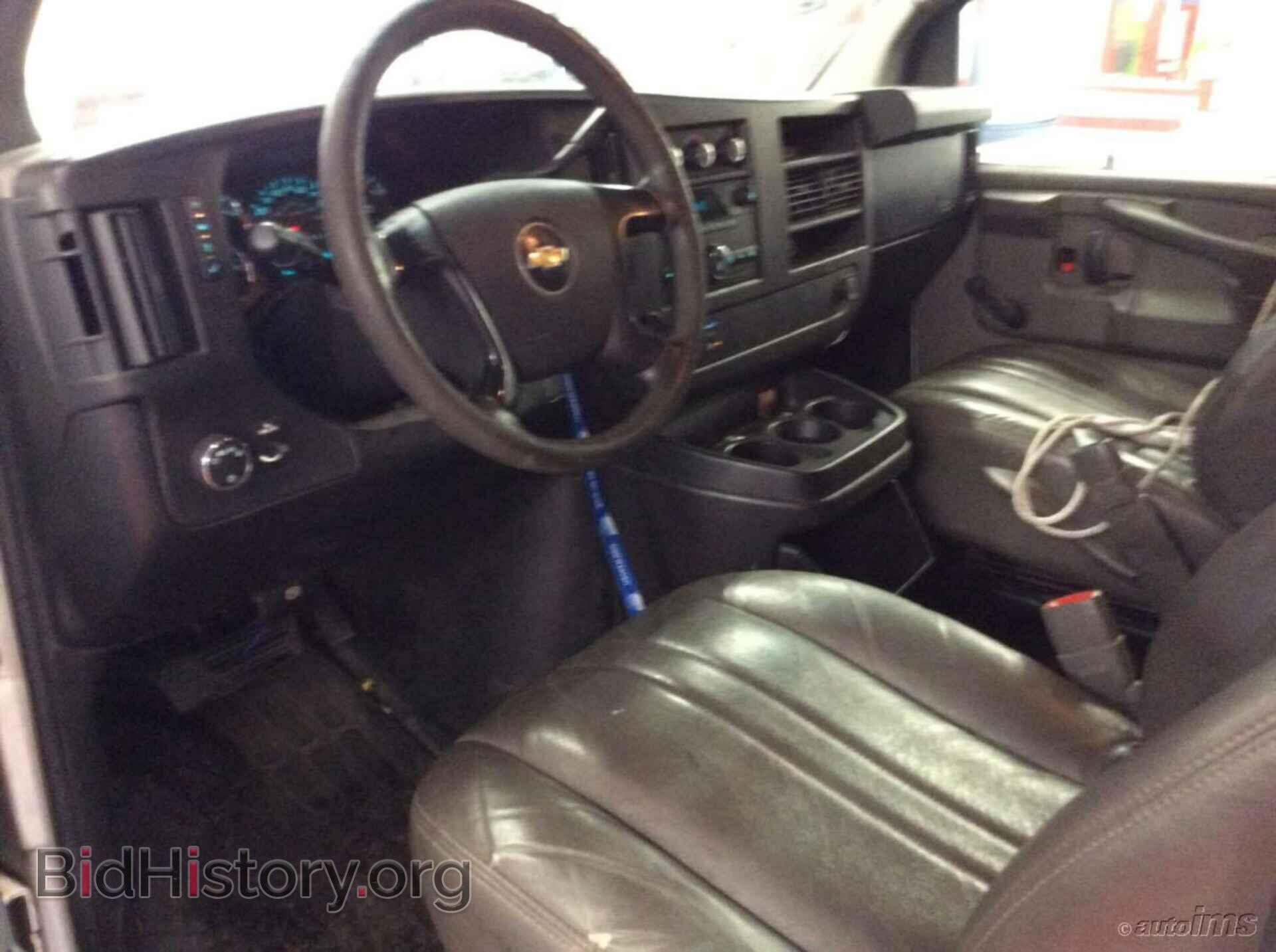 2009 CHEVROLET EXPRESS CARGO VAN - VIN: 1GCGG25C191163028 - Photo 2