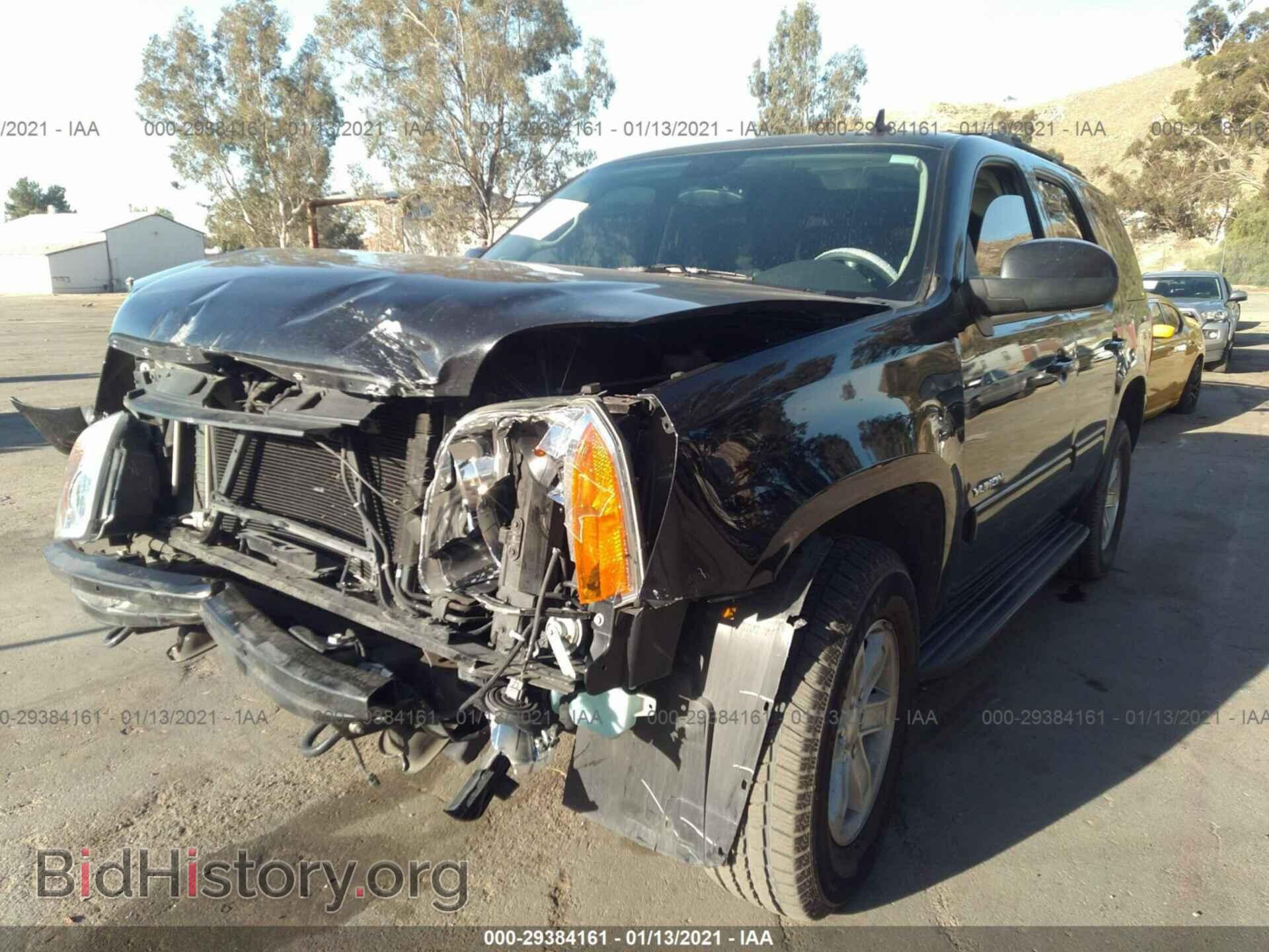 2013 GMC YUKON - VIN: 1GKS1AE03DR229346 - Photo 2