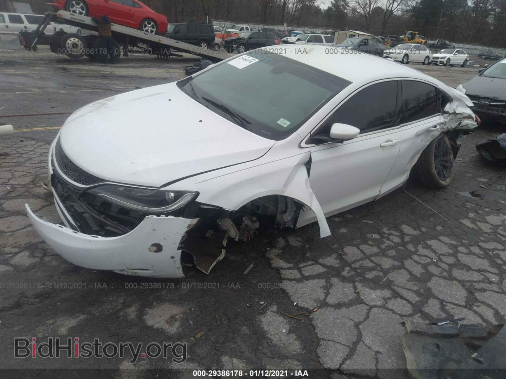 2015 CHRYSLER 200 - VIN: 1C3CCCAB7FN659585 - Фото 2