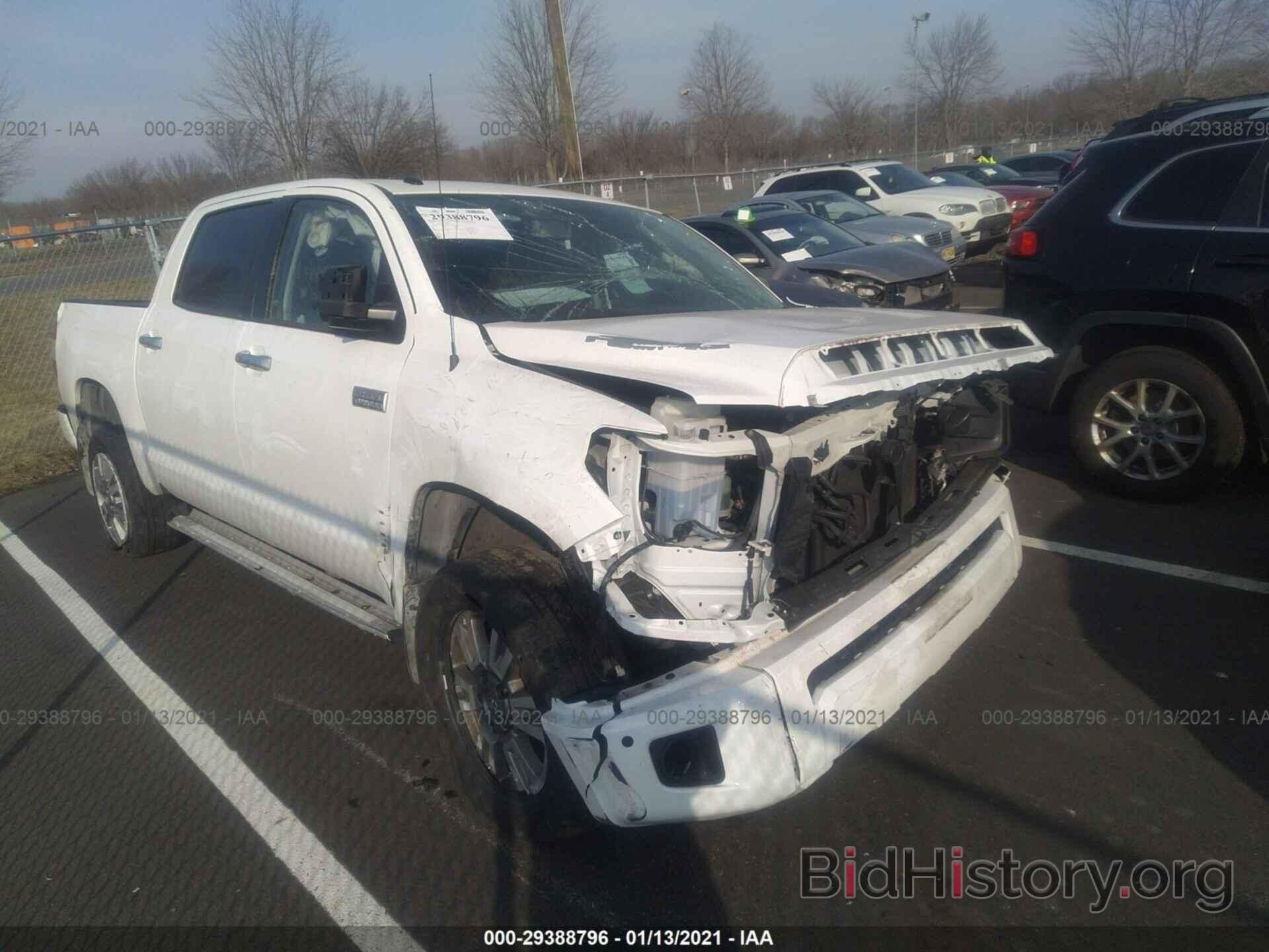 Photo 5TFAY5F13HX631239 - TOYOTA TUNDRA 4WD 2017