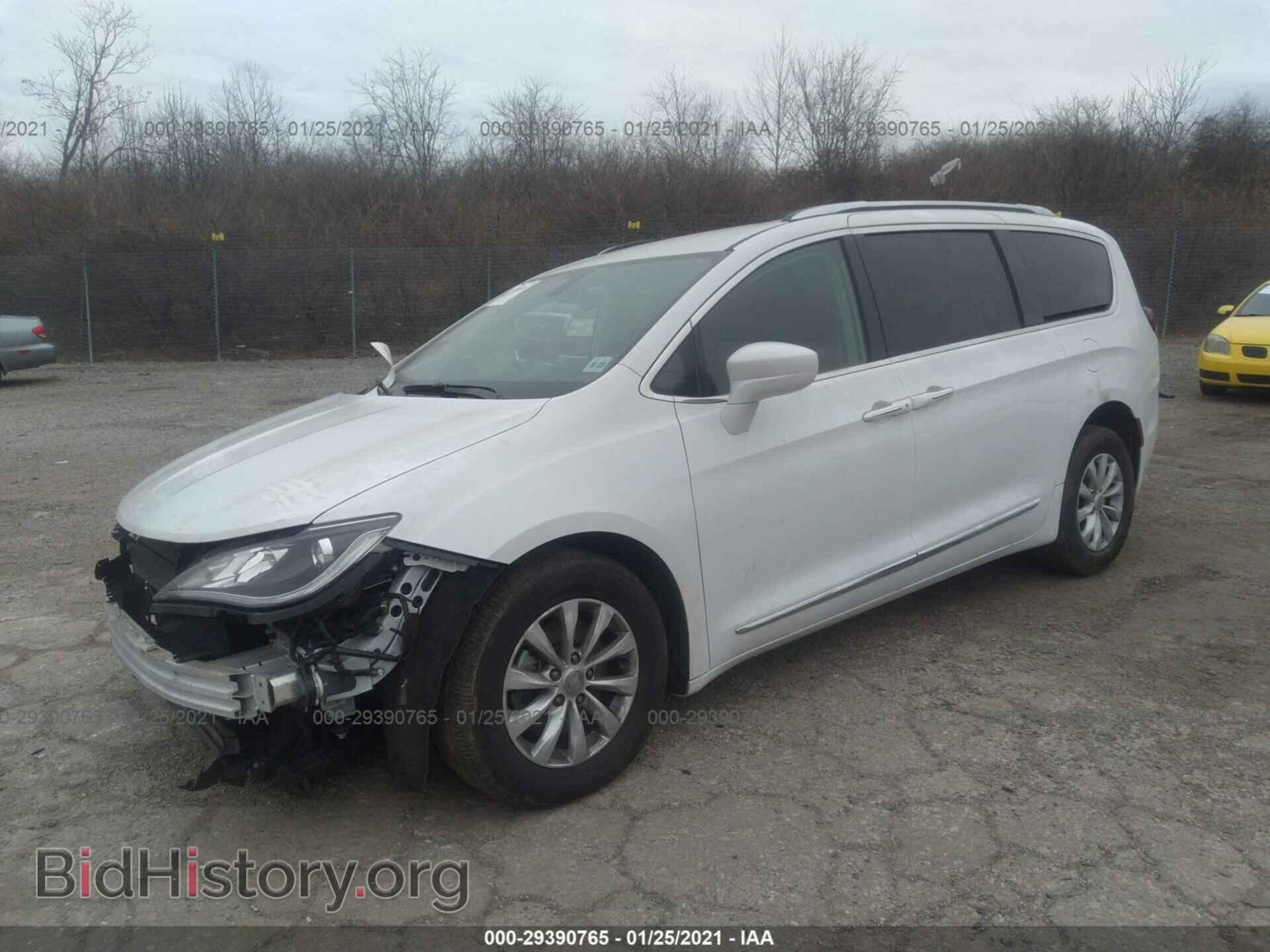 2018 CHRYSLER PACIFICA - VIN: 2C4RC1BG3JR277991 - Фото 2