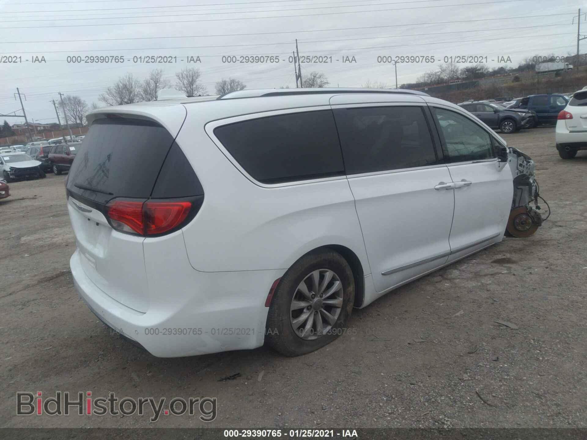 2018 CHRYSLER PACIFICA - VIN: 2C4RC1BG3JR277991 - Фото 4