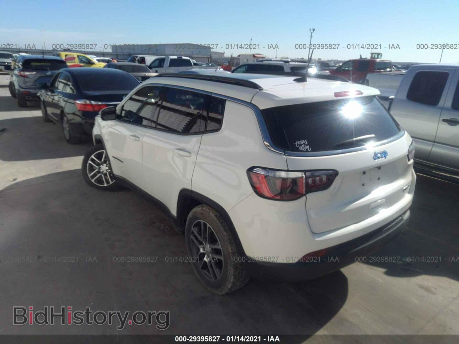 2019 JEEP COMPASS - VIN: 3C4NJCBB2KT649582 - Фото 3