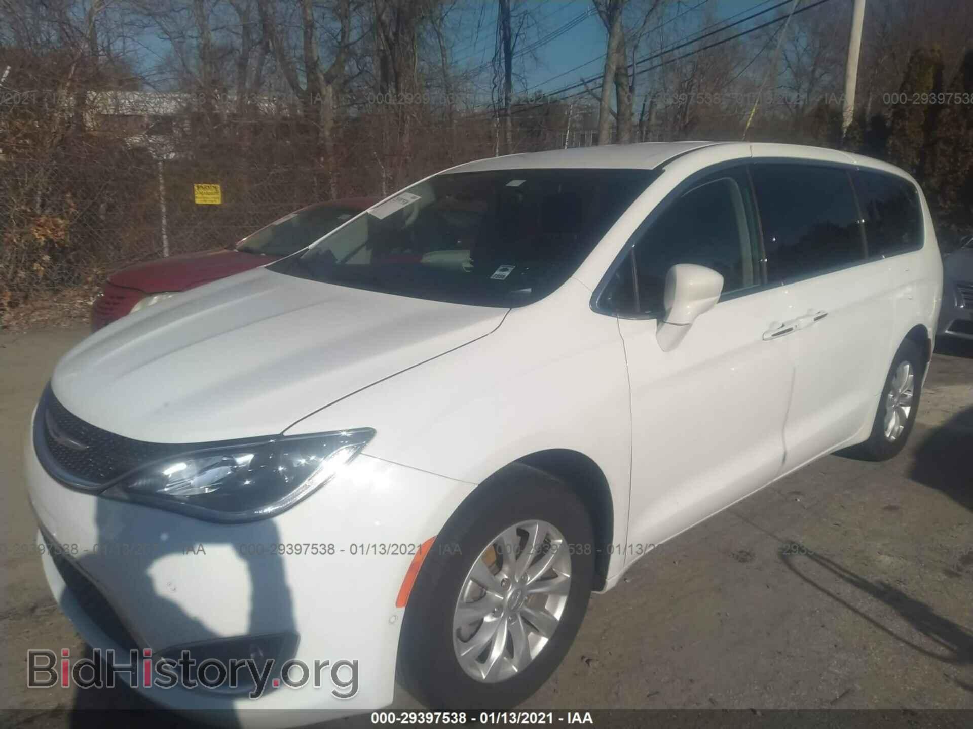 2019 CHRYSLER PACIFICA - VIN: 2C4RC1FG3KR609925 - Фото 2