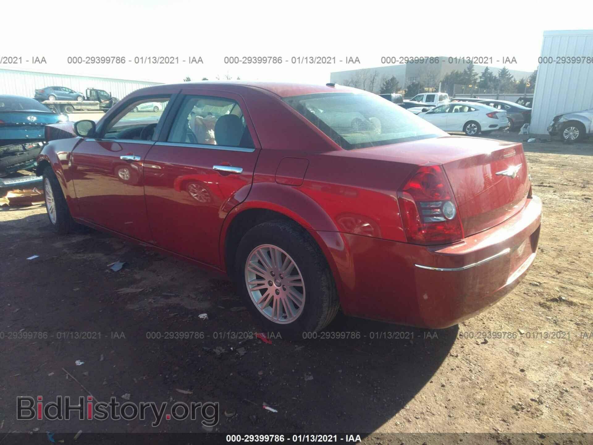 2010 CHRYSLER 300 - VIN: 2C3CA1CV3AH329171 - Фото 3