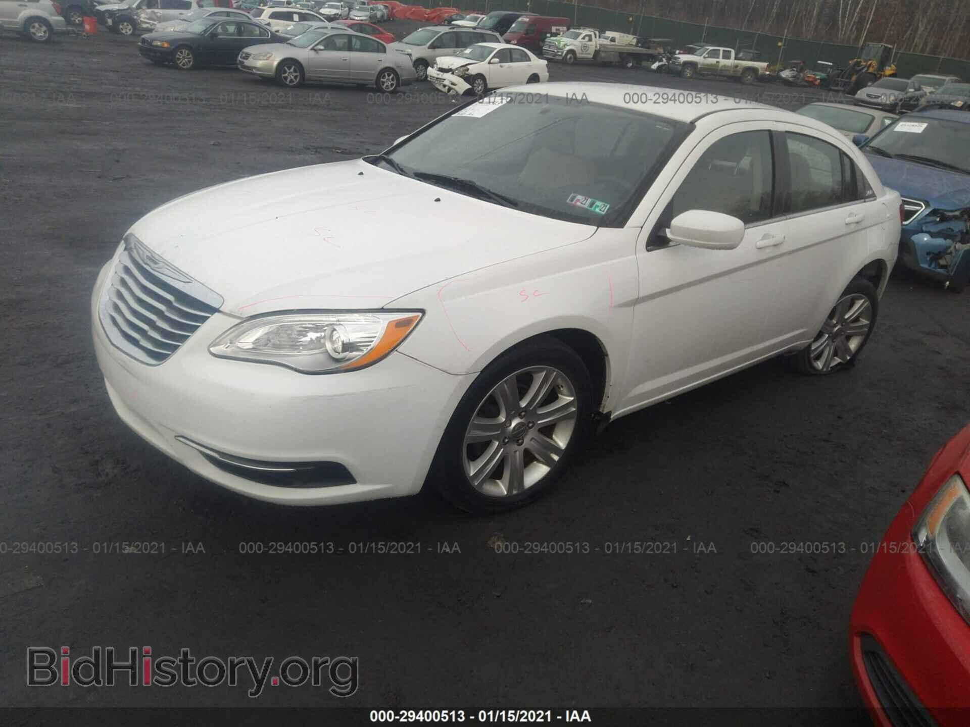 2013 CHRYSLER 200 - VIN: 1C3CCBAB4DN698450 - Photo 2