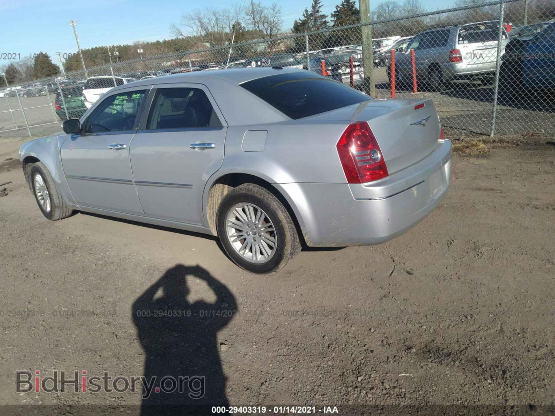 2010 CHRYSLER 300 - VIN: 2C3CA5CV6AH233171 - Фото 3