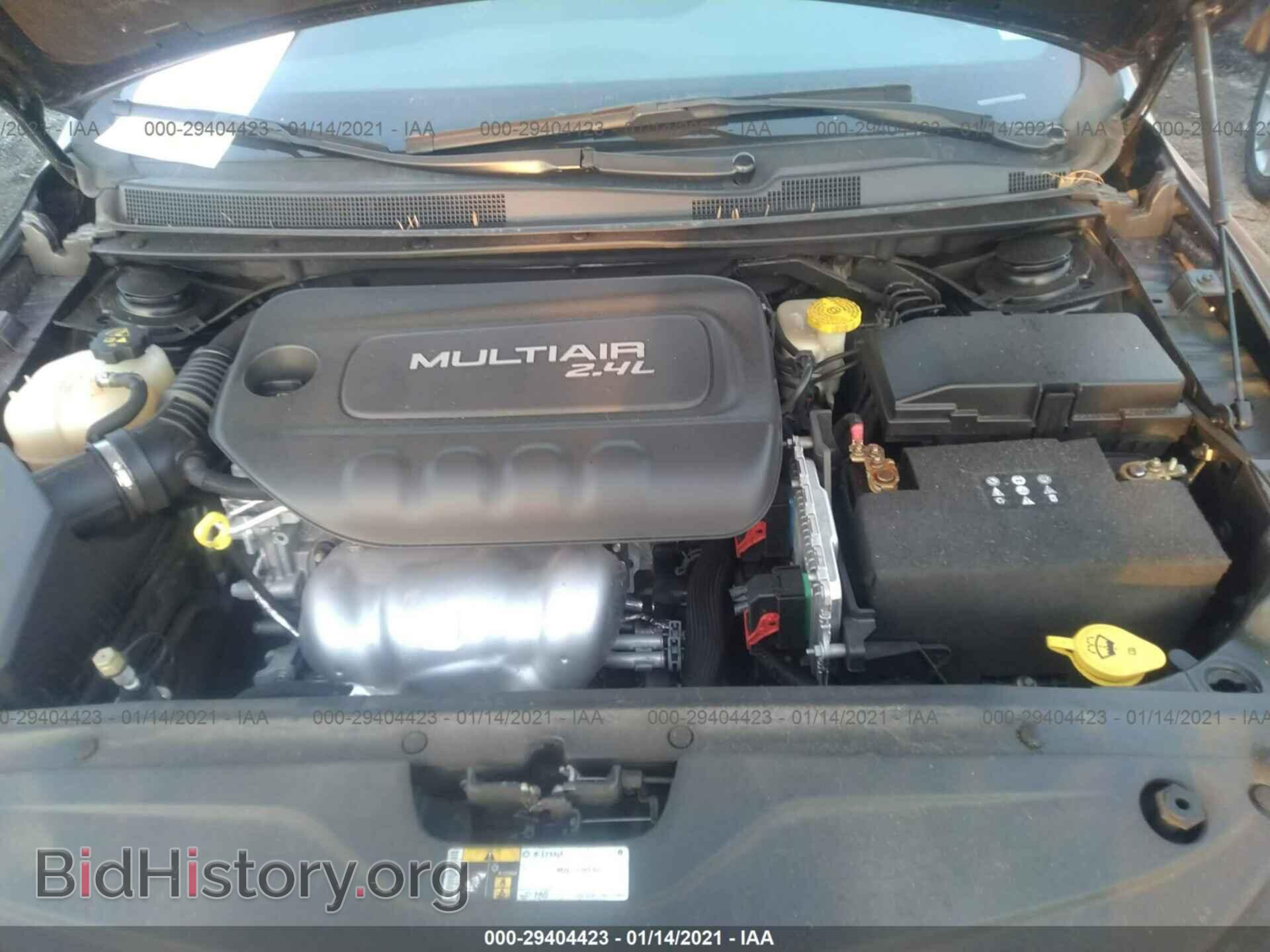 2016 CHRYSLER 200 - VIN: 1C3CCCBB8GN178759 - Фото 10