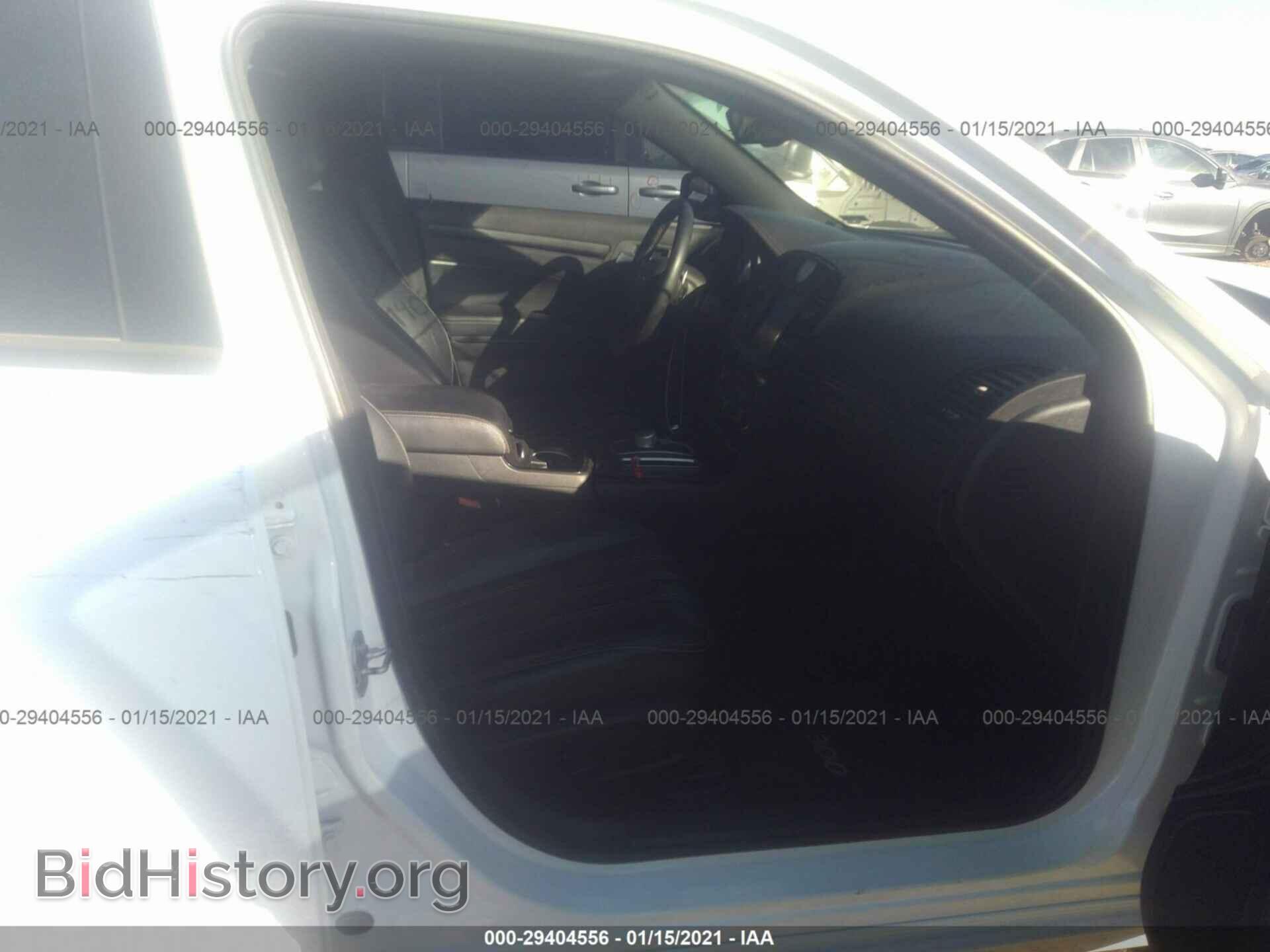 2016 CHRYSLER 300 - VIN: 2C3CCAGG8GH296456 - Фото 5