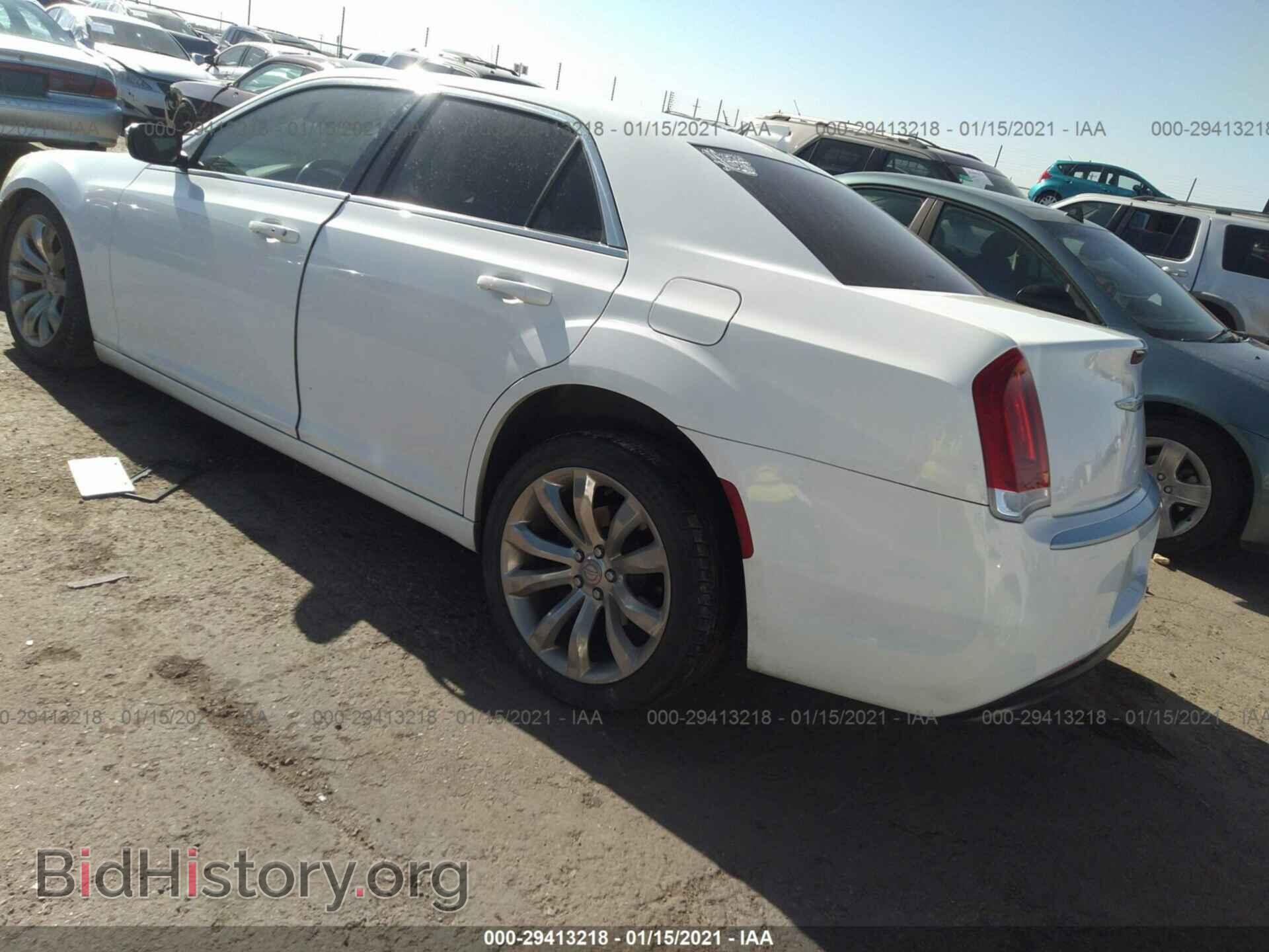 2018 CHRYSLER 300 - VIN: 2C3CCAAG4JH190764 - Фото 3