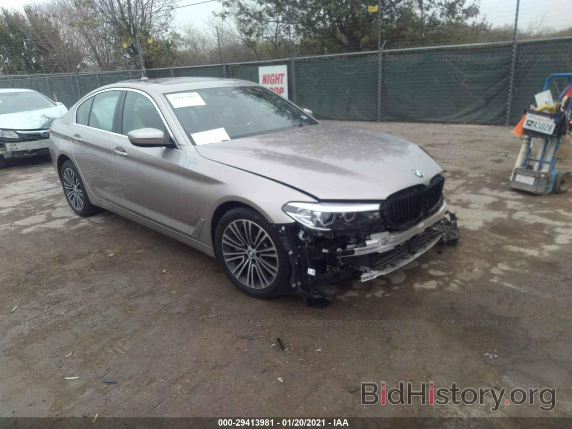 Photo WBAJA5C54KBX46770 - BMW 5 SERIES 2019